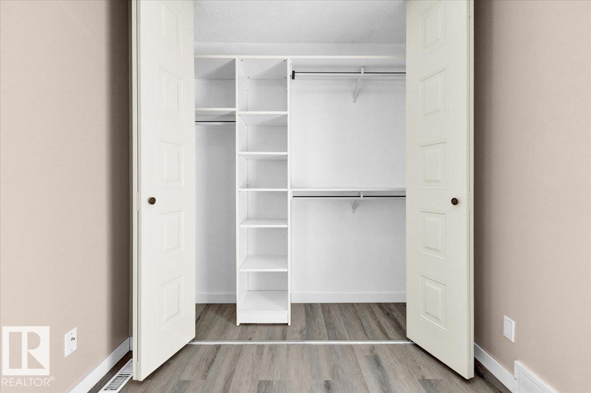 5512 38B Avenue, Edmonton, AB - Indoor