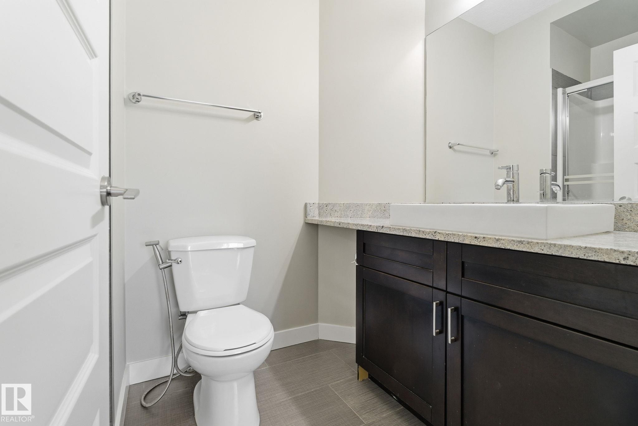 214 1238 Windermere Way, Edmonton, AB - Indoor Photo Showing Bathroom