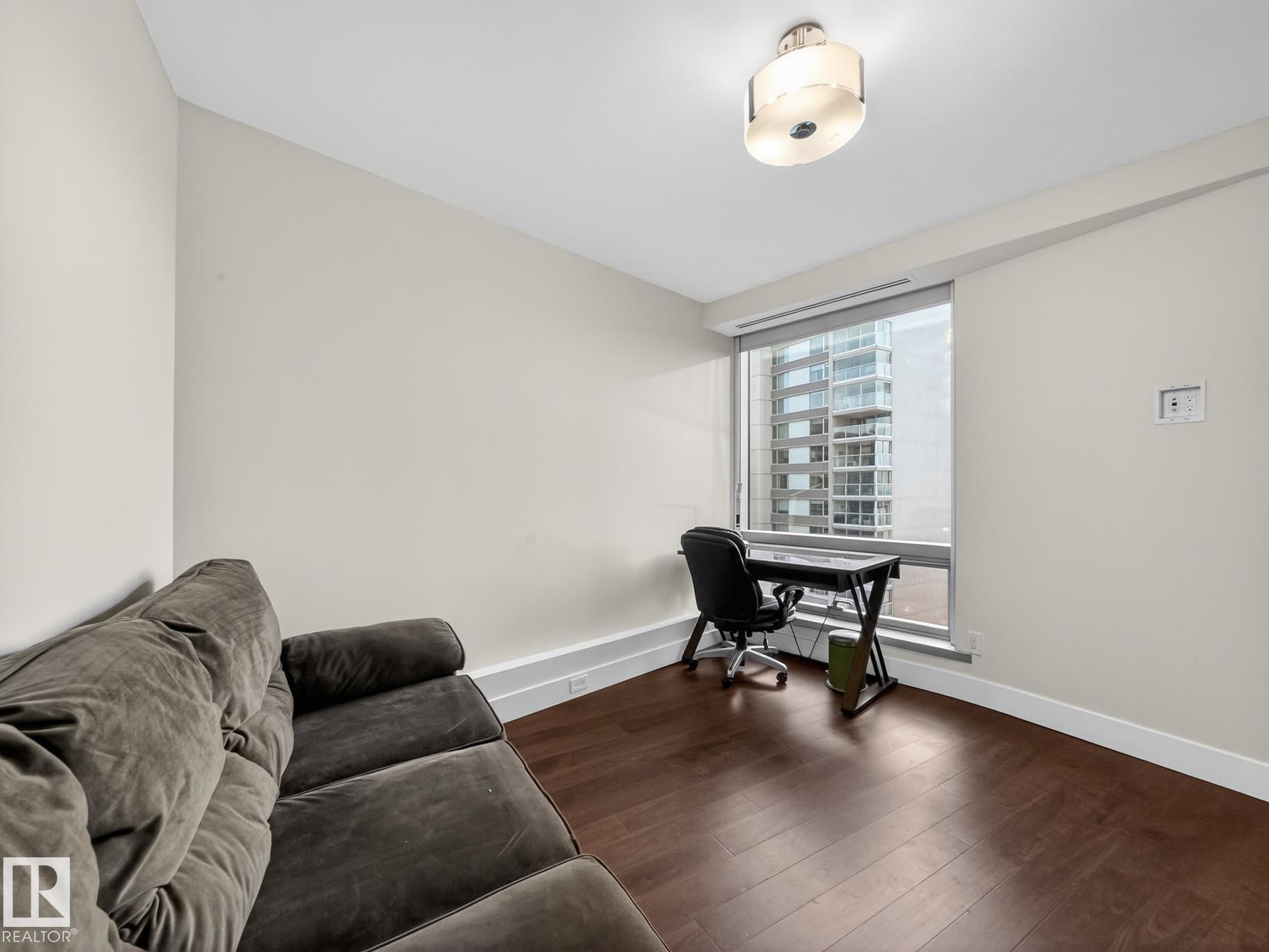 #902 11969 Jasper Av Nw, Edmonton, AB - Indoor Photo Showing Other Room