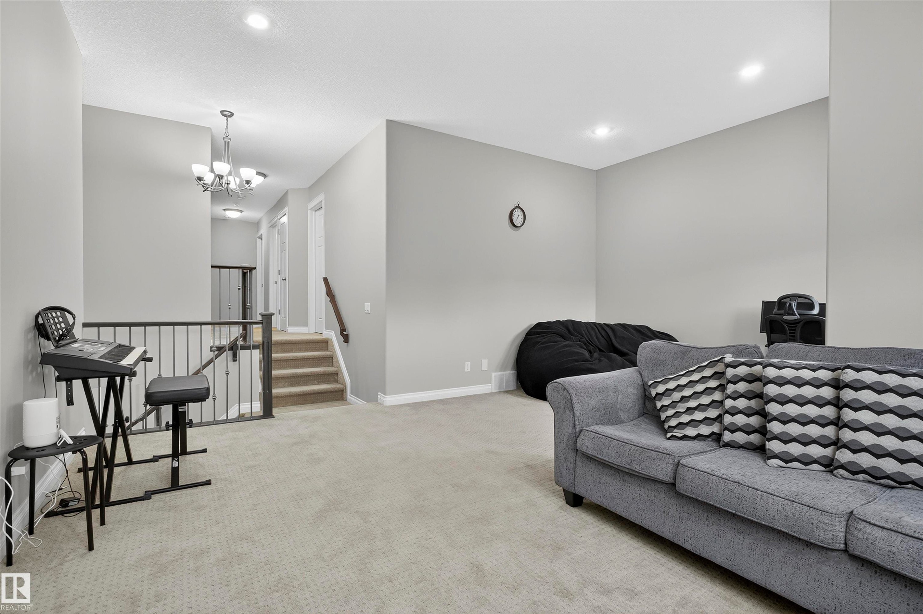 618 Adams Way Sw, Edmonton, AB - Indoor Photo Showing Other Room