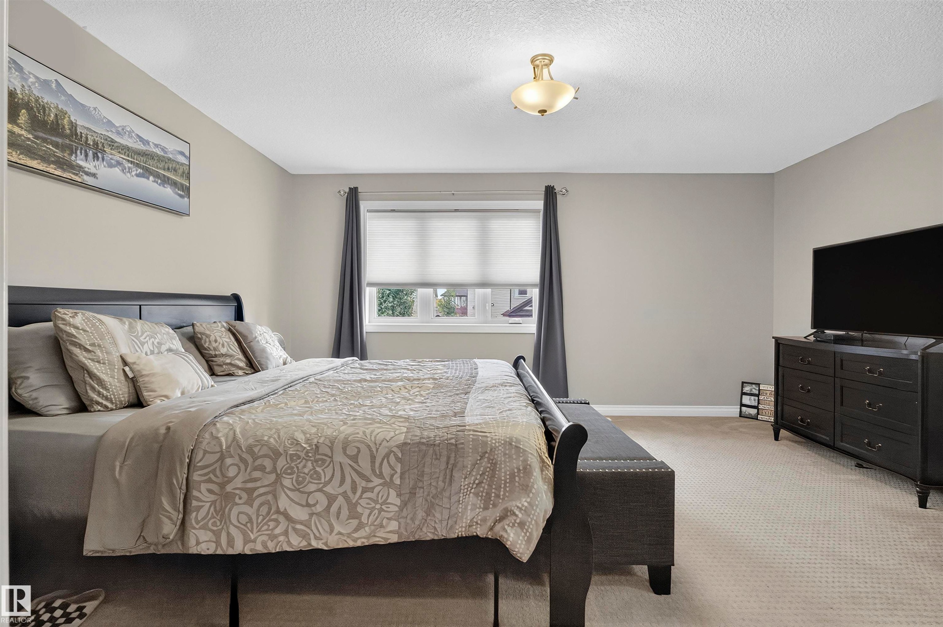 618 Adams Way Sw, Edmonton, AB - Indoor Photo Showing Bedroom
