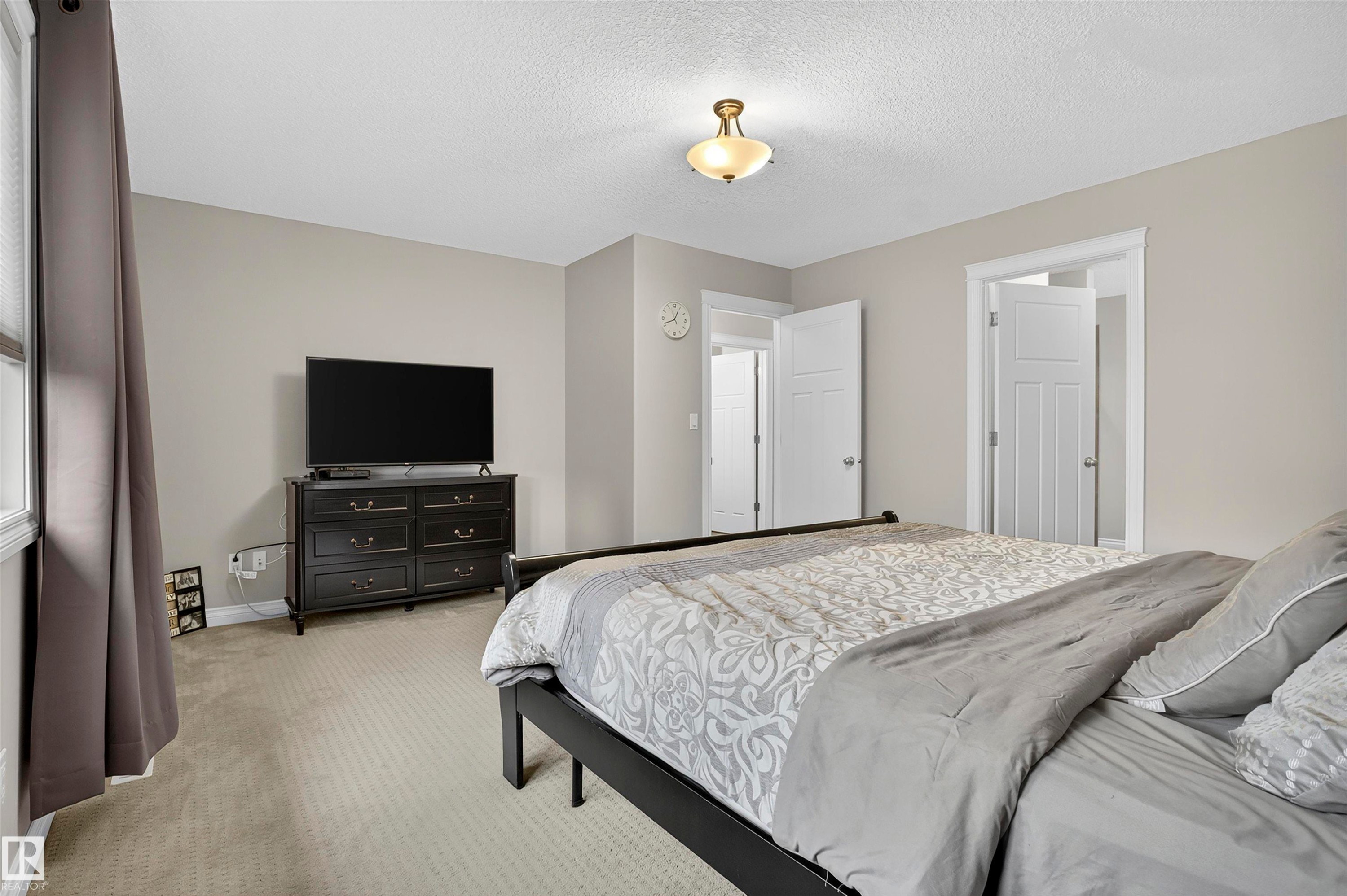 618 Adams Way Sw, Edmonton, AB - Indoor Photo Showing Bedroom