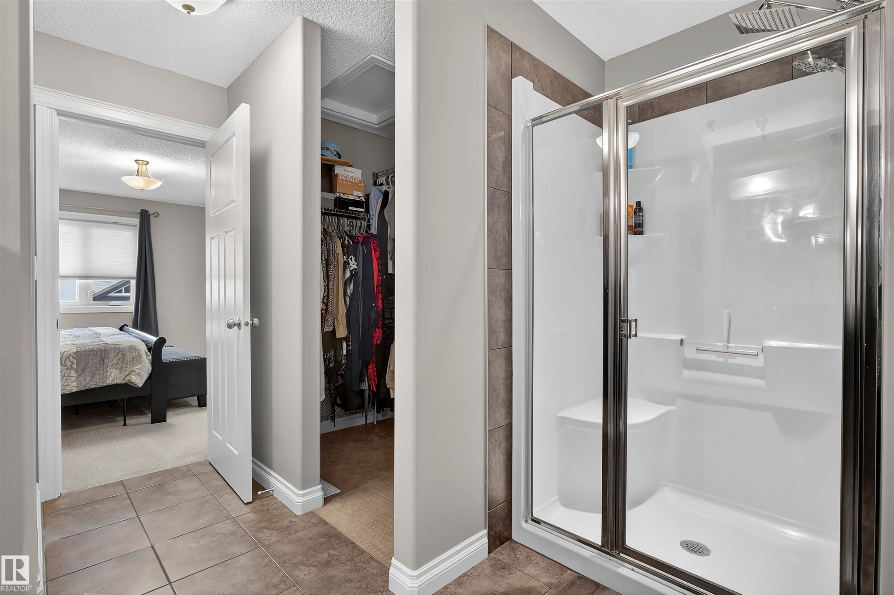 618 Adams Way Sw, Edmonton, AB - Indoor Photo Showing Bathroom