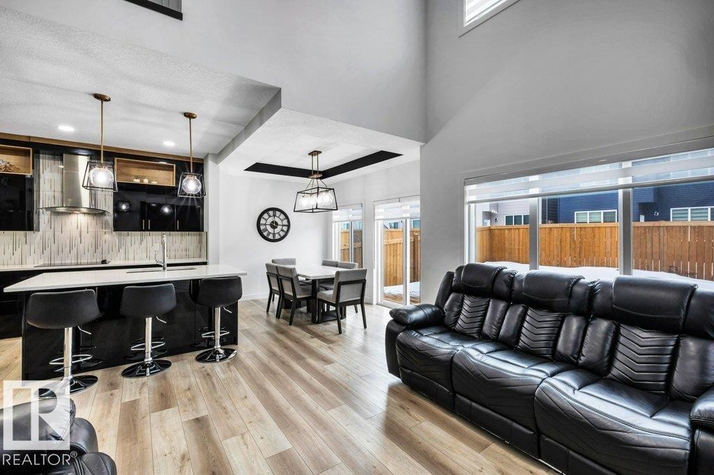 5320 Kimball Place, Edmonton, AB - Indoor Photo Showing Other Room