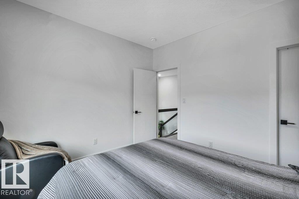 5320 Kimball Place, Edmonton, AB - Indoor Photo Showing Bedroom