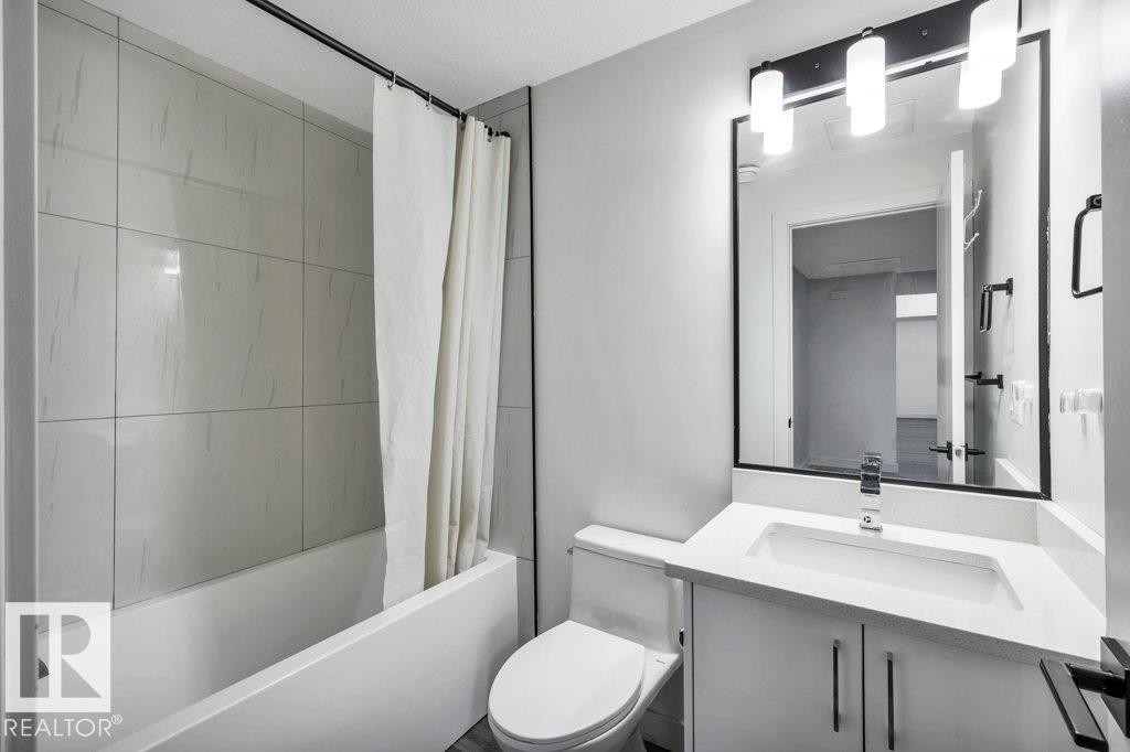 5320 Kimball Place, Edmonton, AB - Indoor Photo Showing Bathroom