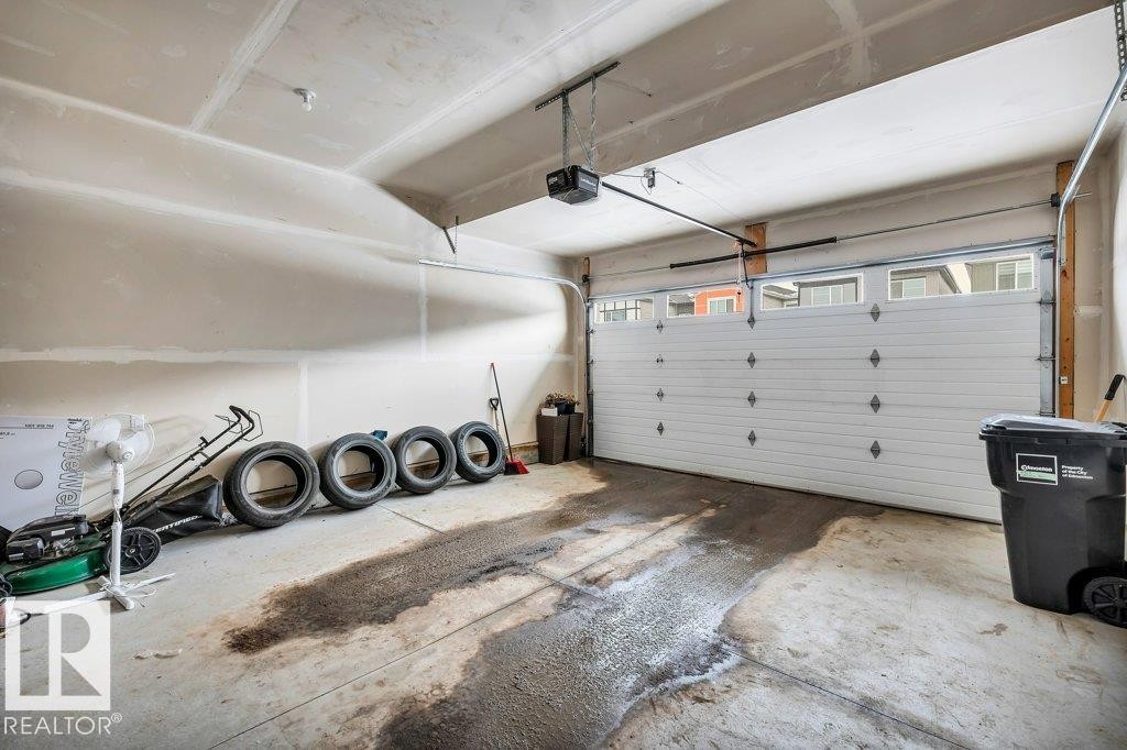 5320 Kimball Place, Edmonton, AB - Indoor Photo Showing Garage