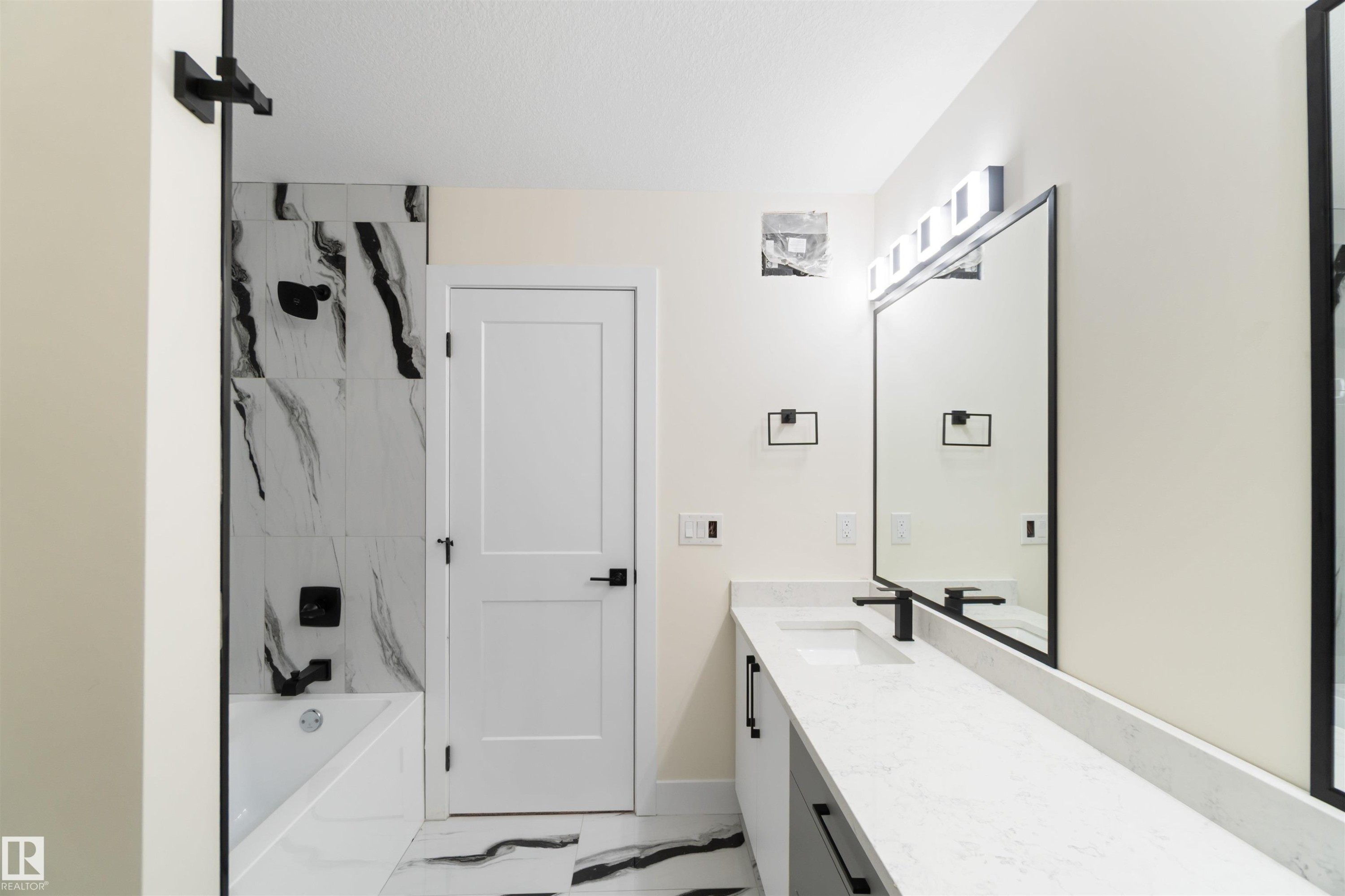 2nd floor - 8319 81Ave, Edmonton, AB - Indoor