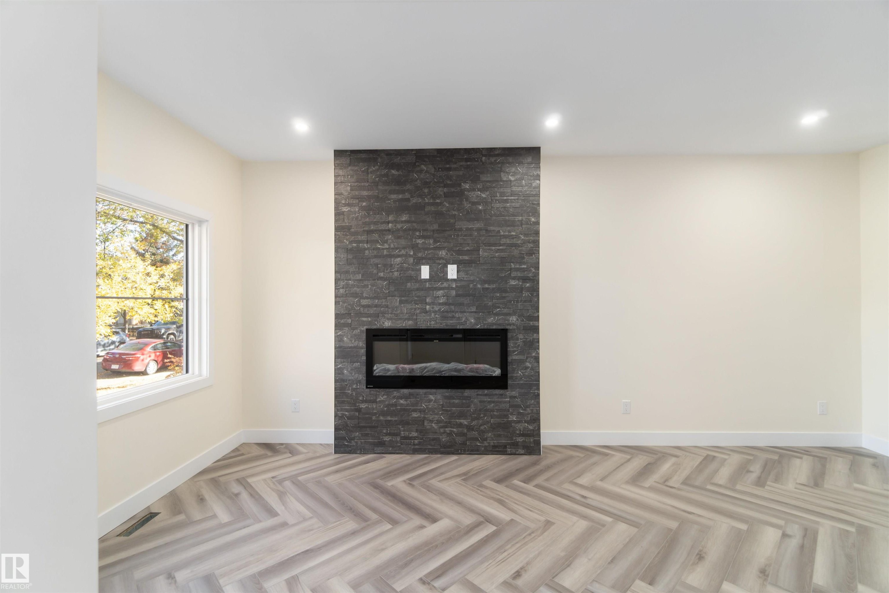 8319 81Ave, Edmonton, AB - Indoor With Fireplace