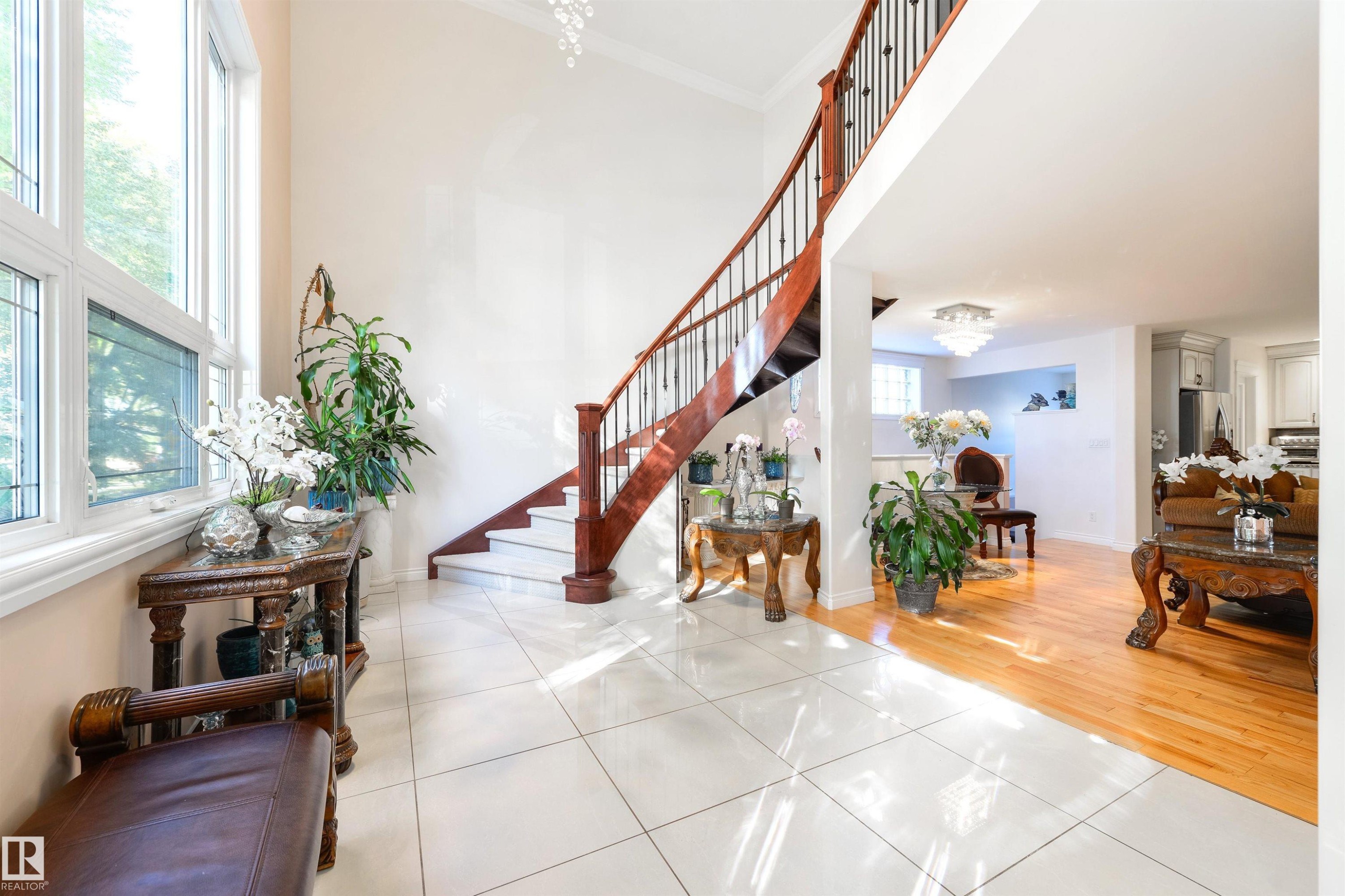 9720 65 Avenue, Edmonton, AB - Indoor Photo Showing Other Room