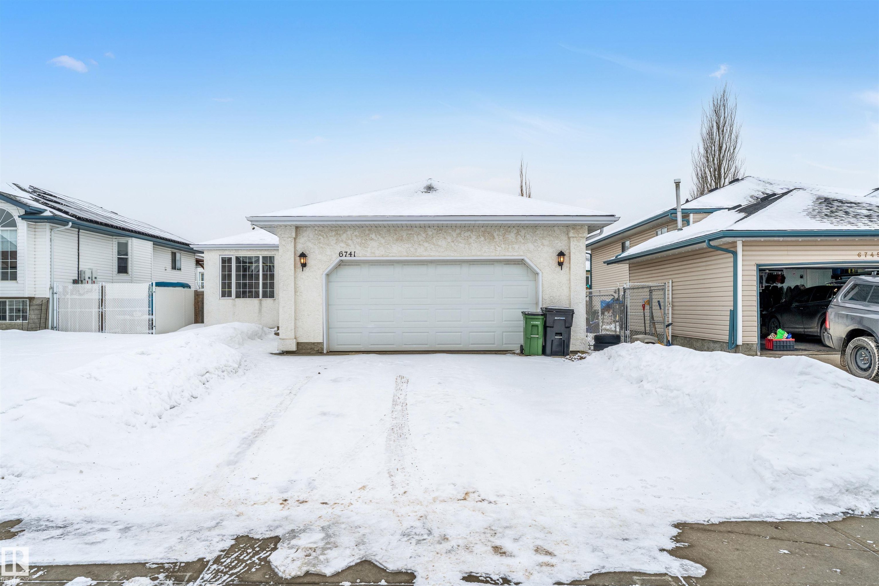 View of front of property - 6741 162A Avenue, Edmonton, AB - Outdoor