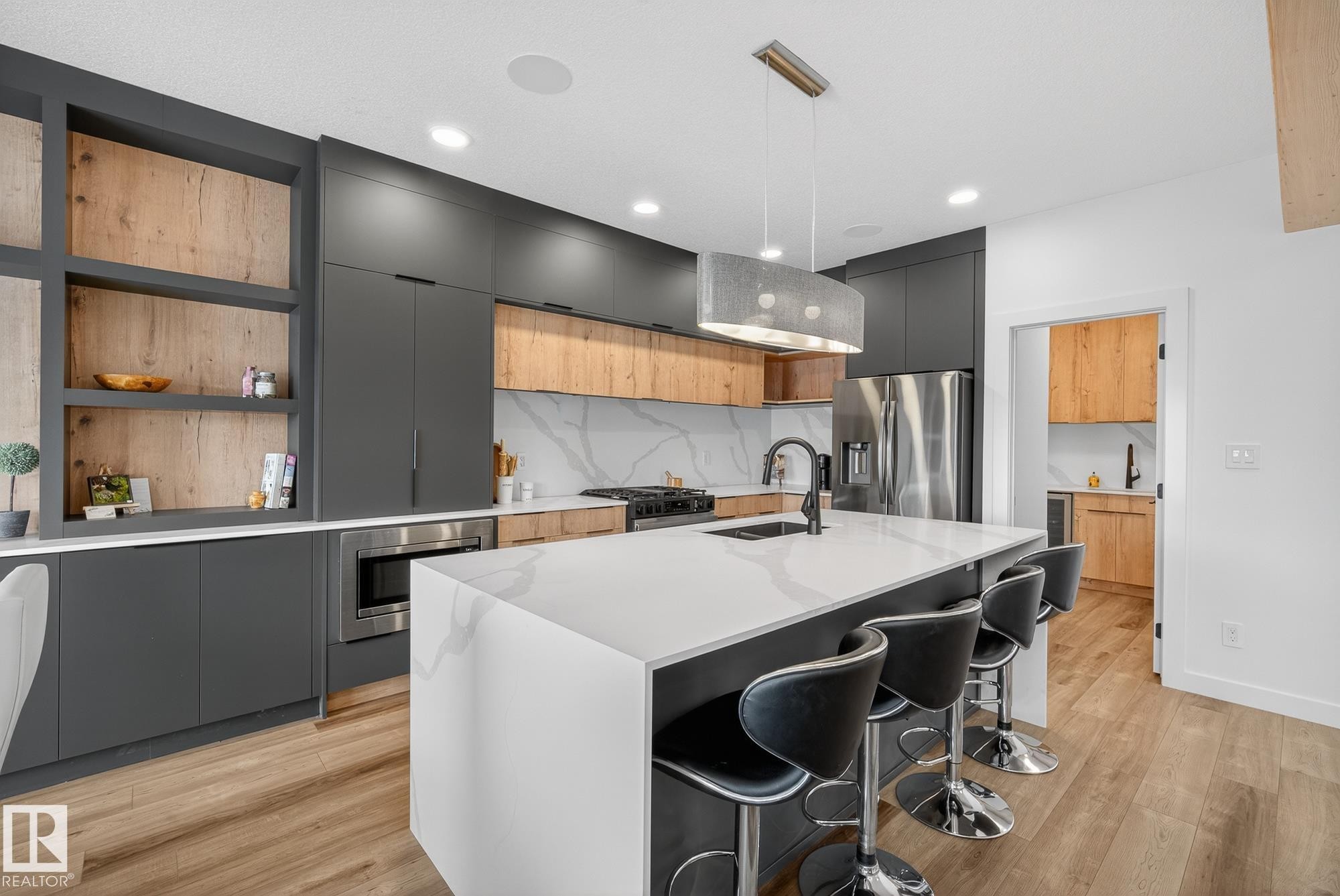 34 Eldridge Point(E), St. Albert, AB - Indoor Photo Showing Kitchen With Stainless Steel Kitchen With Upgraded Kitchen