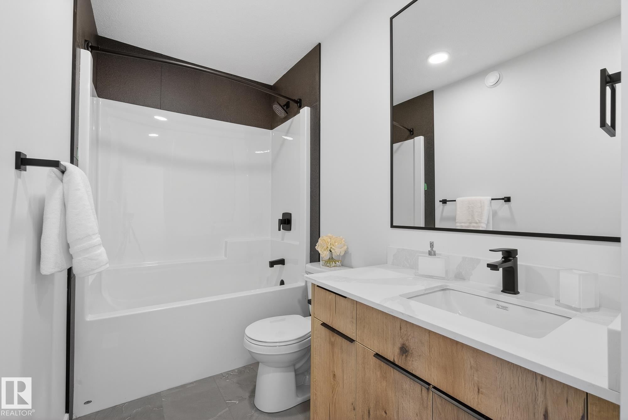 34 Eldridge Point(E), St. Albert, AB - Indoor Photo Showing Bathroom