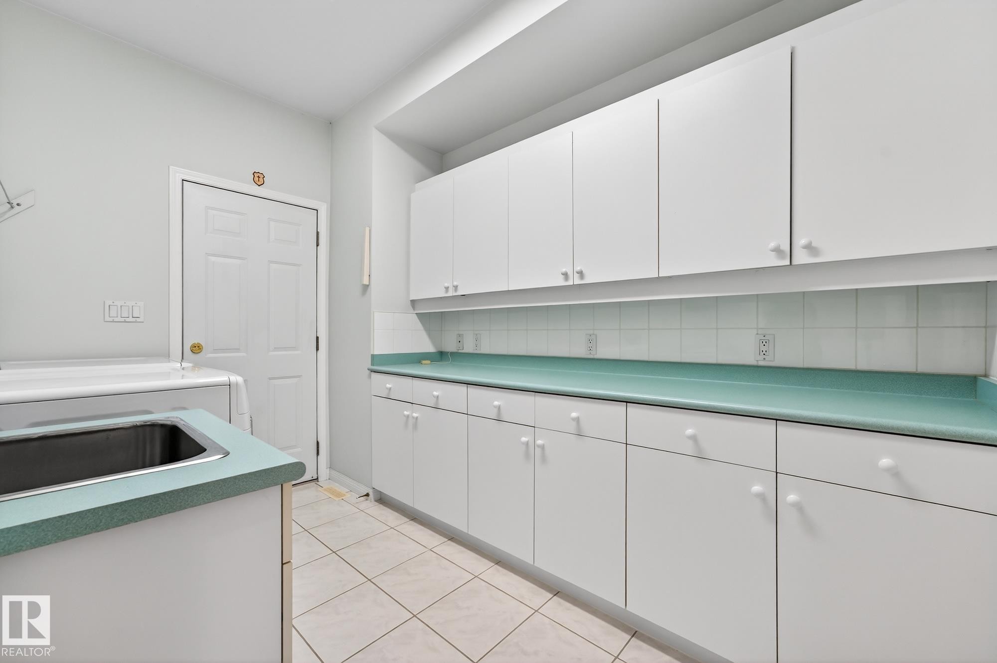 83 53302 Rge Road 261, Rural Parkland County, AB - Indoor Photo Showing Kitchen