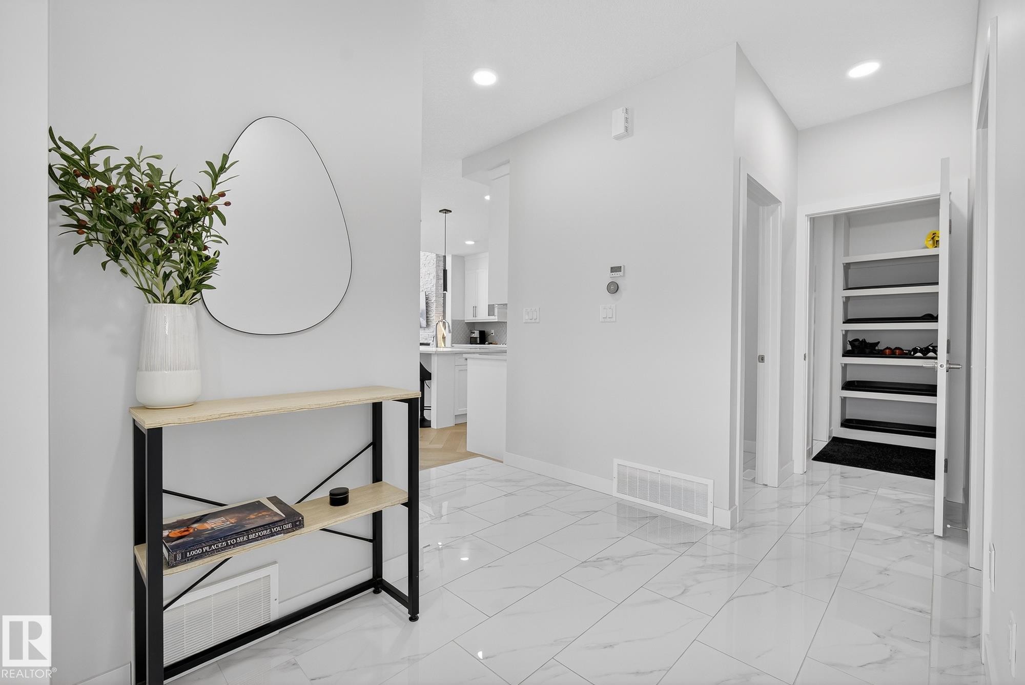 2017 Flycatcher Point(E), Edmonton, AB - Indoor Photo Showing Other Room