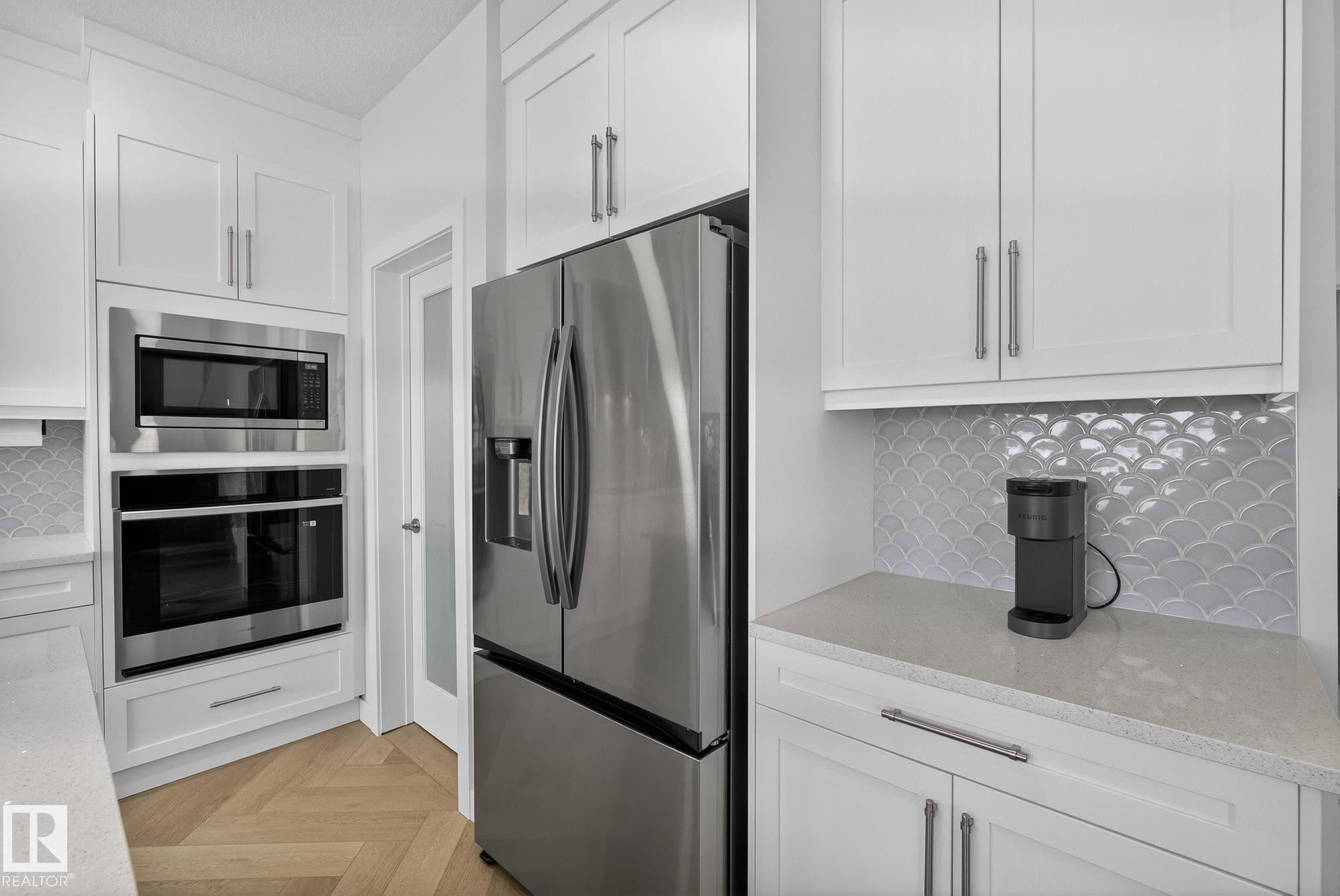 2017 Flycatcher Point(E), Edmonton, AB - Indoor Photo Showing Kitchen