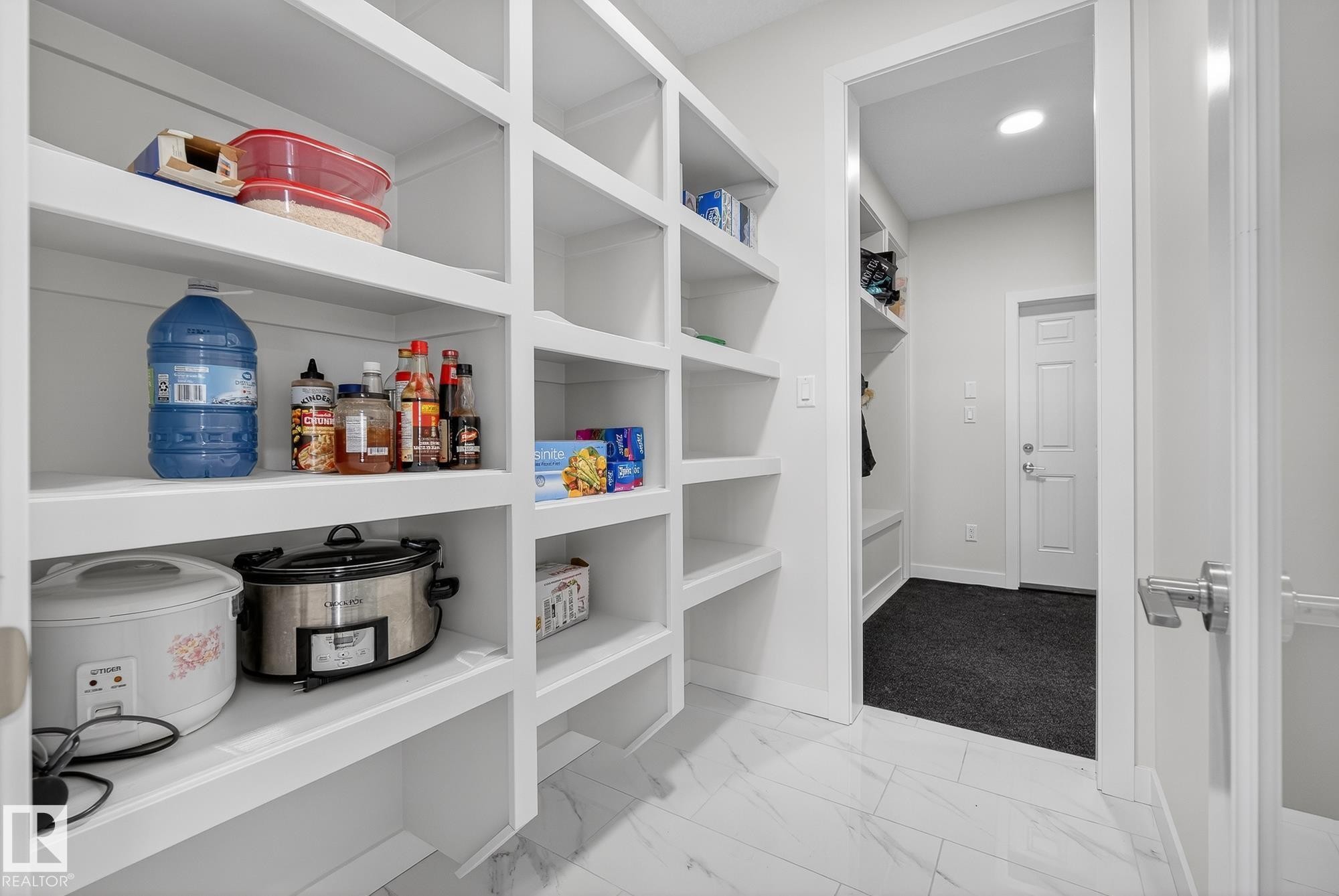 2017 Flycatcher Point(E), Edmonton, AB - Indoor With Storage