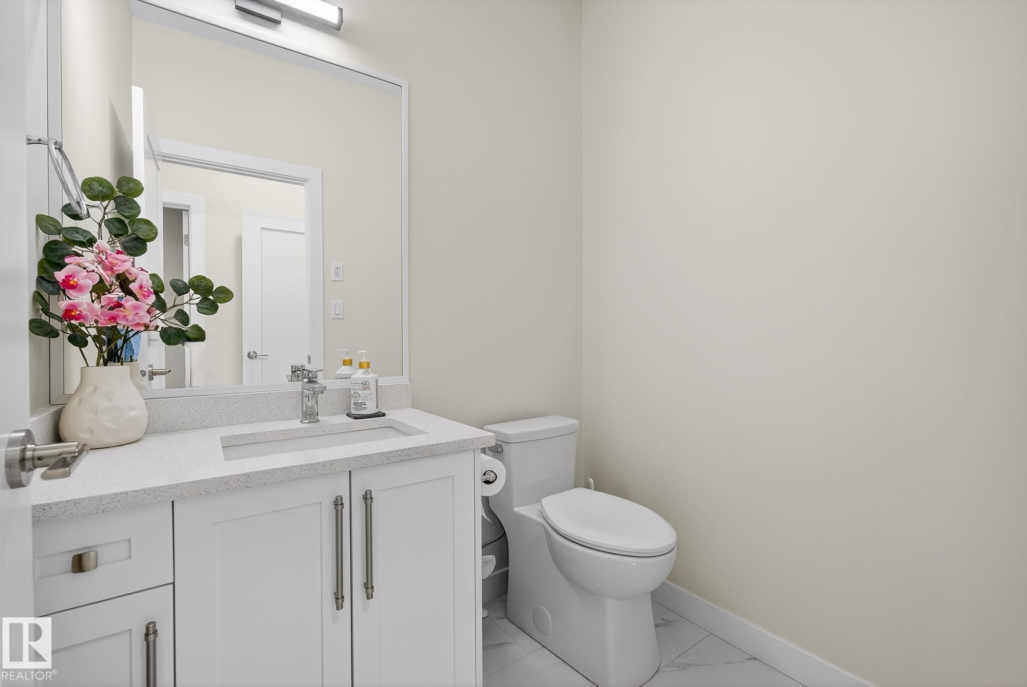 2017 Flycatcher Point(E), Edmonton, AB - Indoor Photo Showing Bathroom