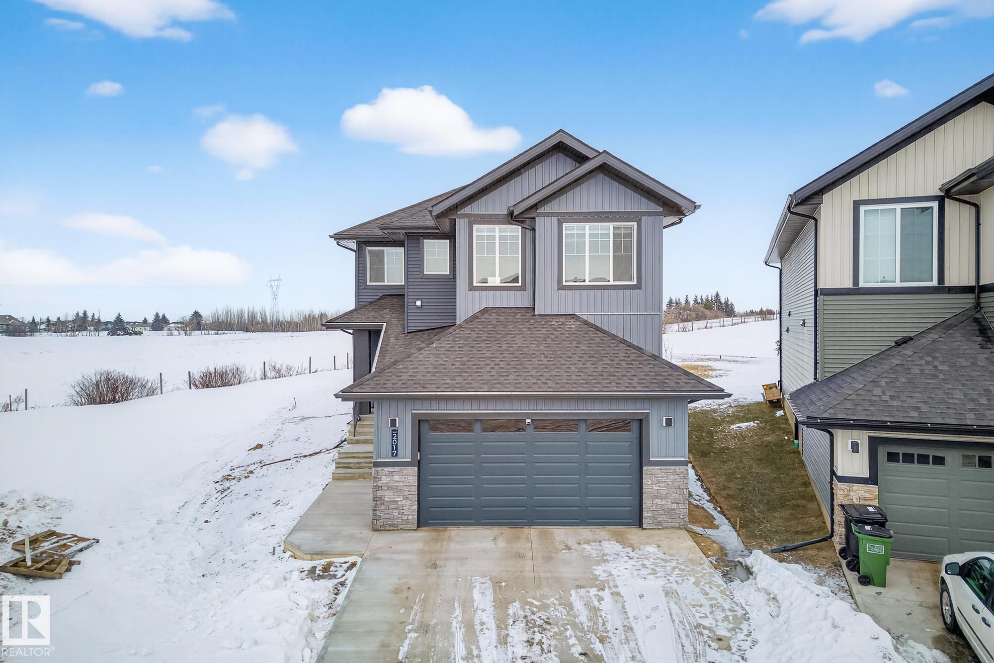 2017 Flycatcher Point(E), Edmonton, AB - Outdoor