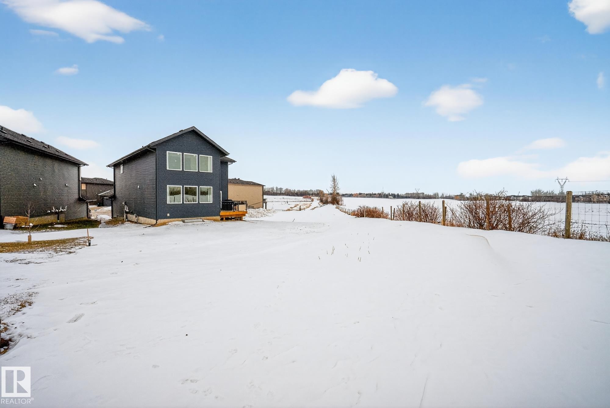 2017 Flycatcher Point(E), Edmonton, AB - Outdoor