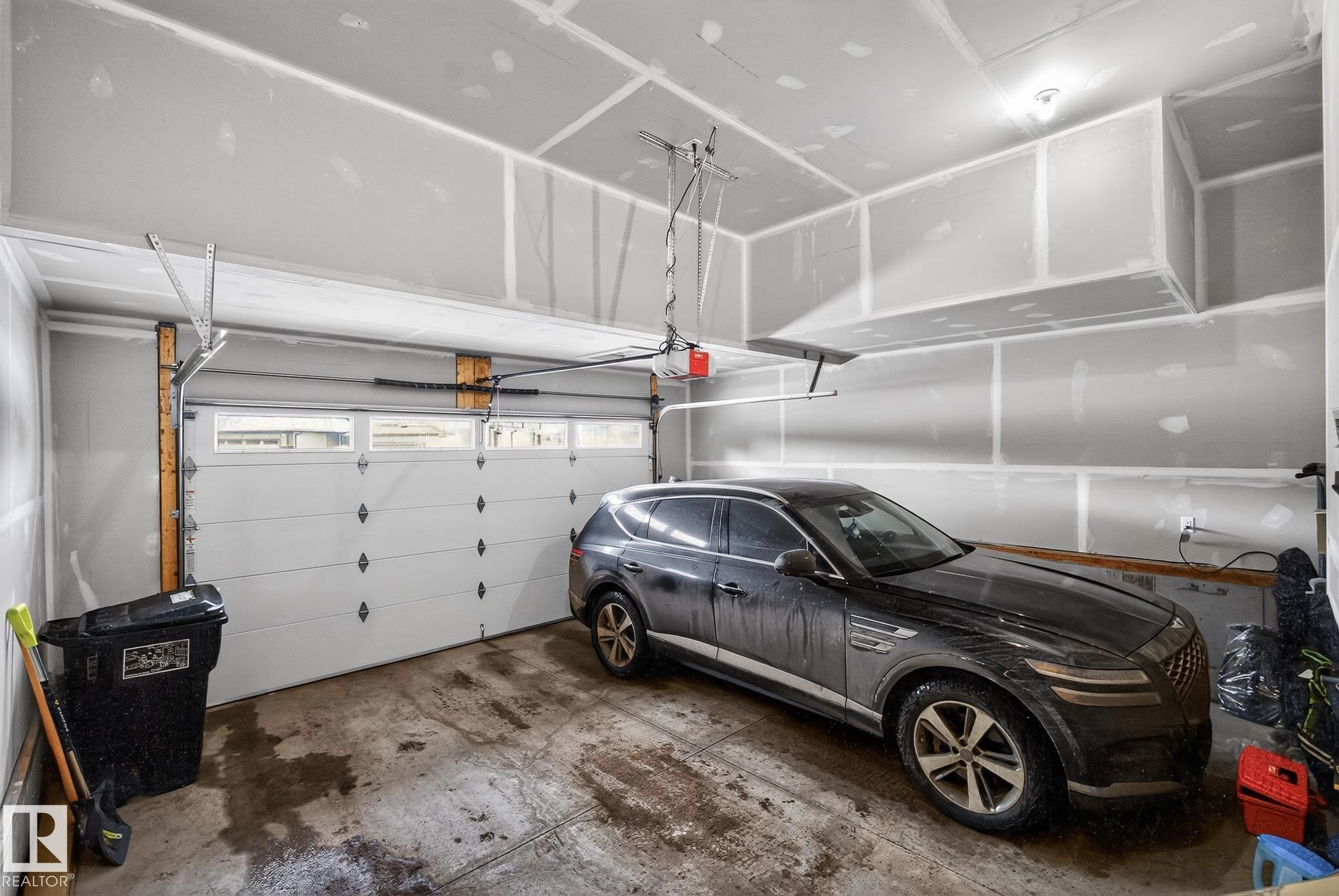 2017 Flycatcher Point(E), Edmonton, AB - Indoor Photo Showing Garage
