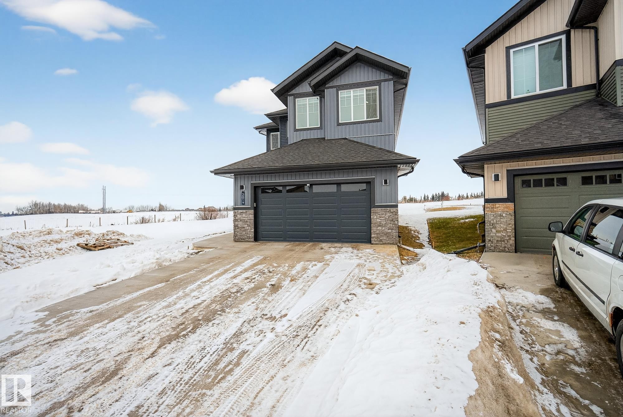 2017 Flycatcher Point(E), Edmonton, AB - Outdoor