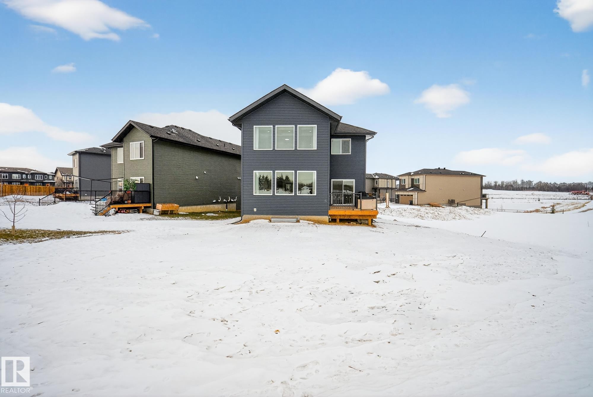 2017 Flycatcher Point(E), Edmonton, AB - Outdoor