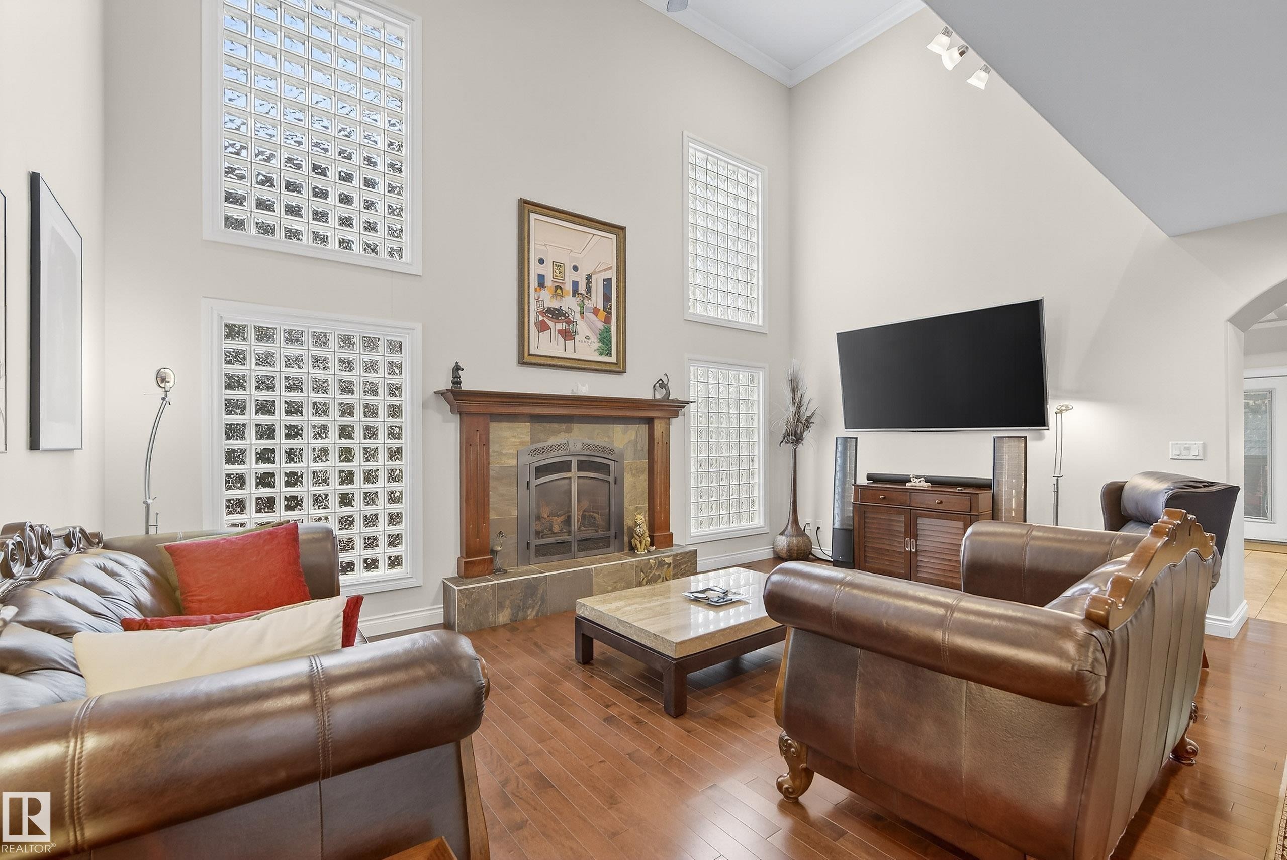 10309 Villa Avenue, Edmonton, AB - Indoor Photo Showing Living Room With Fireplace
