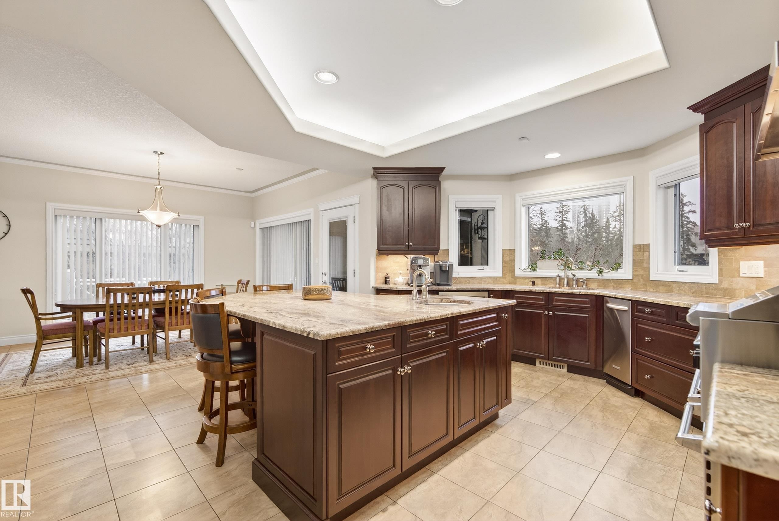 10309 Villa Avenue, Edmonton, AB - Indoor Photo Showing Kitchen