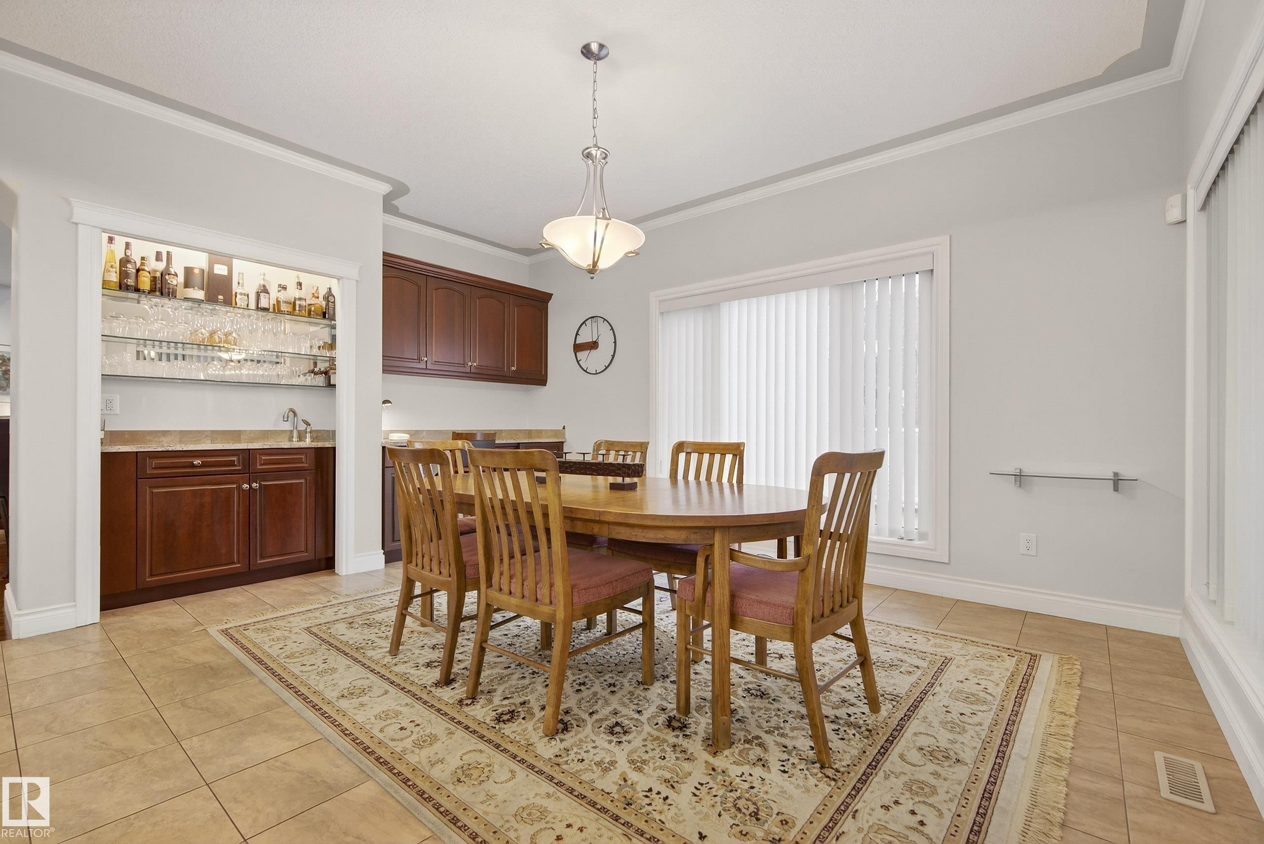 10309 Villa Avenue, Edmonton, AB - Indoor Photo Showing Dining Room