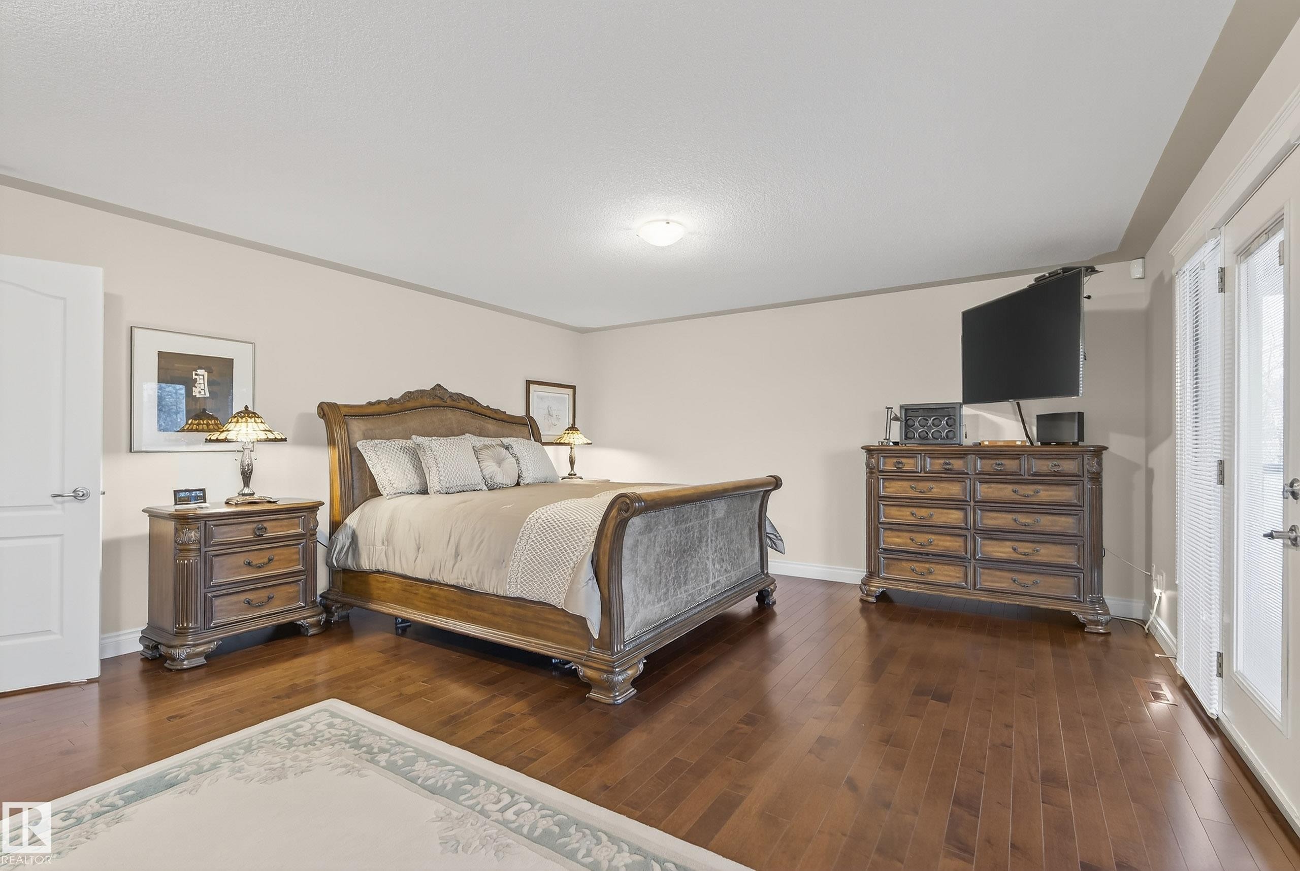10309 Villa Avenue, Edmonton, AB - Indoor Photo Showing Bedroom