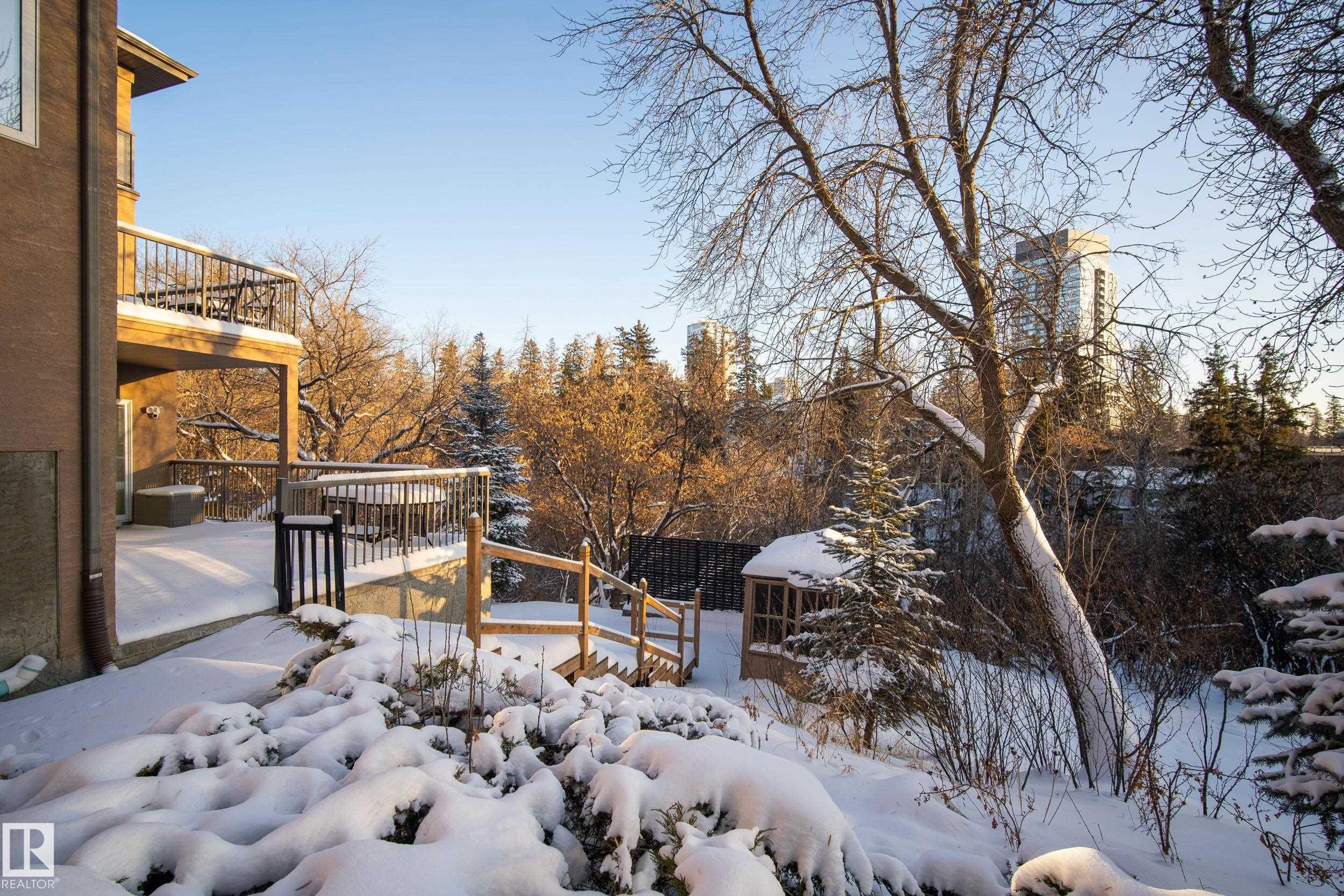 10309 Villa Avenue, Edmonton, AB - Outdoor