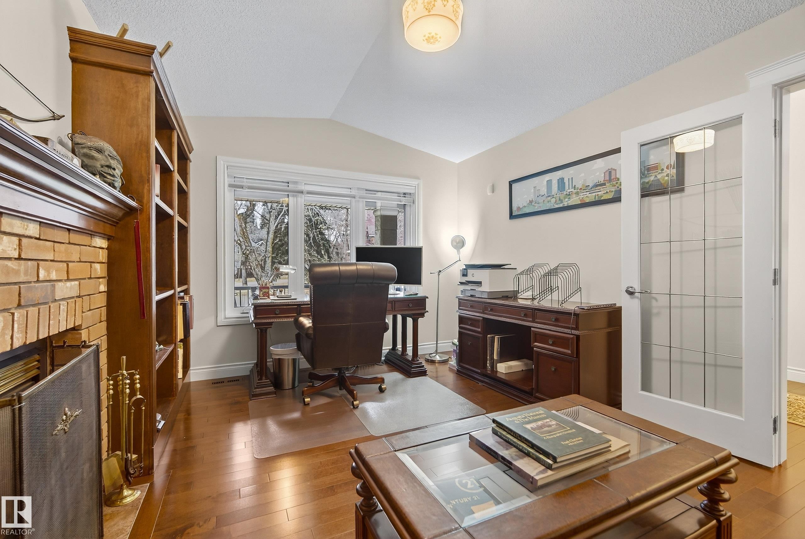 10309 Villa Avenue, Edmonton, AB - Indoor With Fireplace