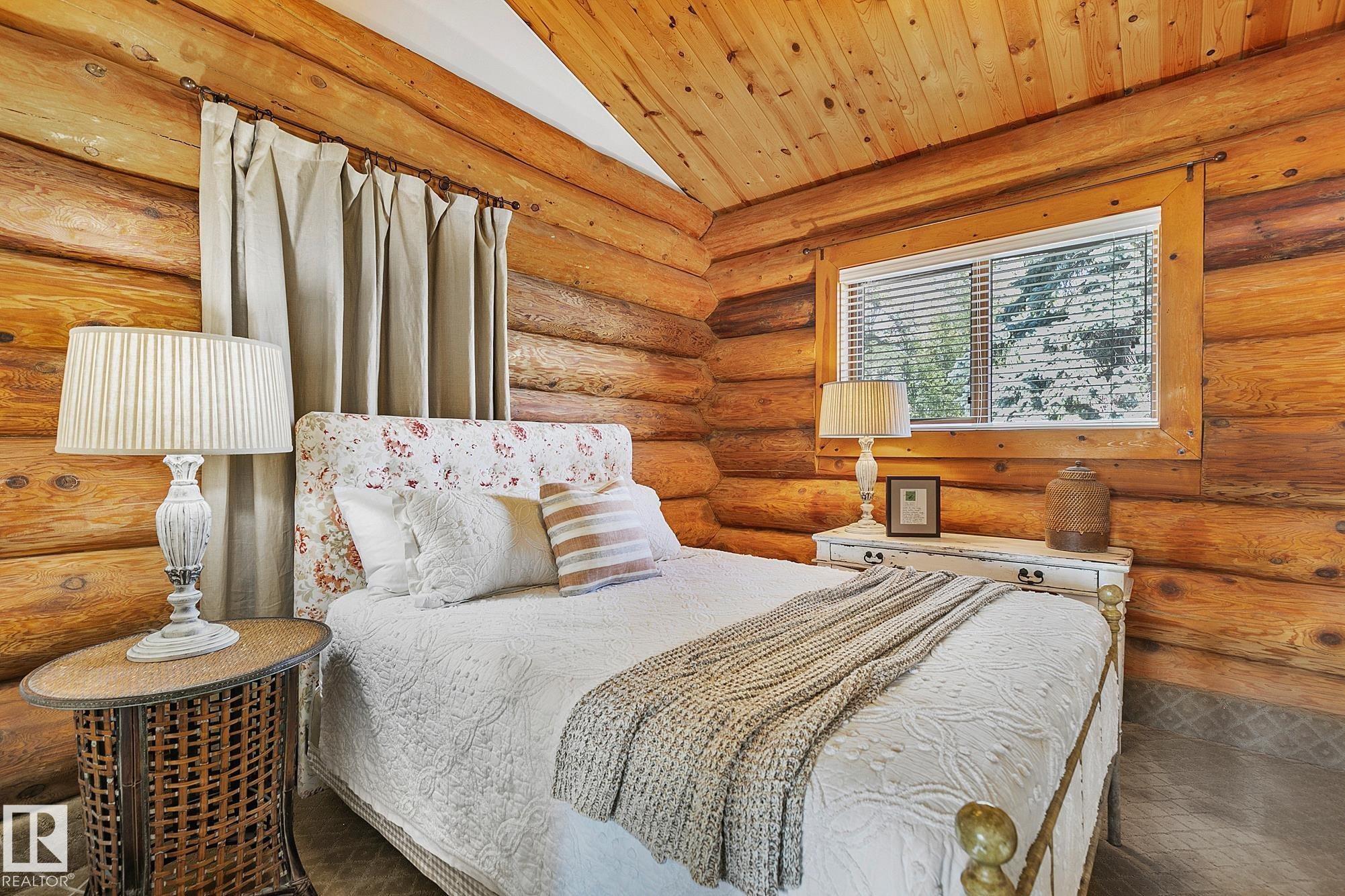 #1 Martin Road, Rural Lac Ste. Anne County, AB - Indoor Photo Showing Bedroom