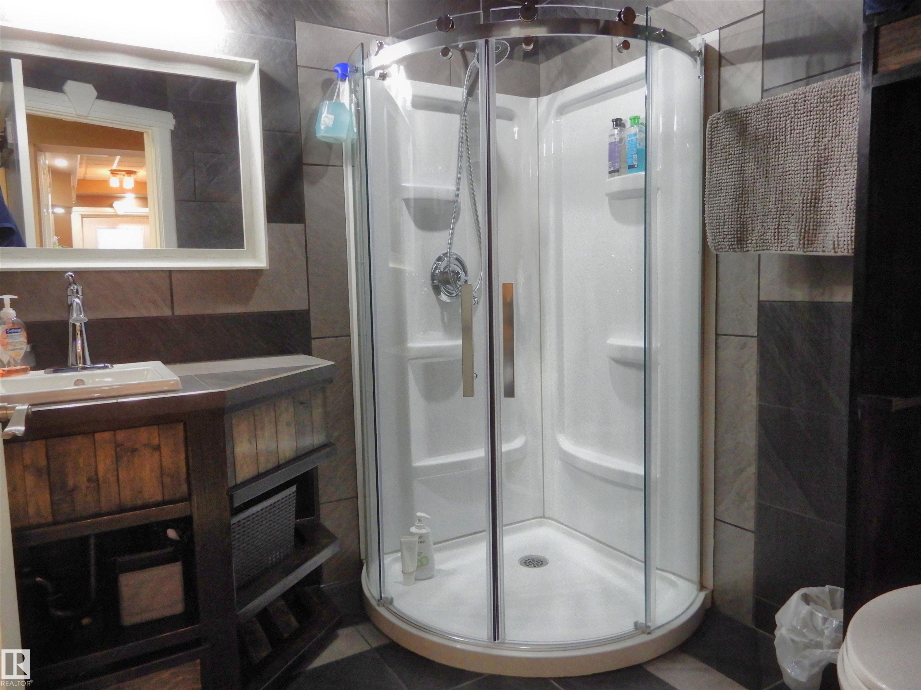 5208 Twp Road 505, Rural Parkland County, AB - Indoor Photo Showing Gym Room