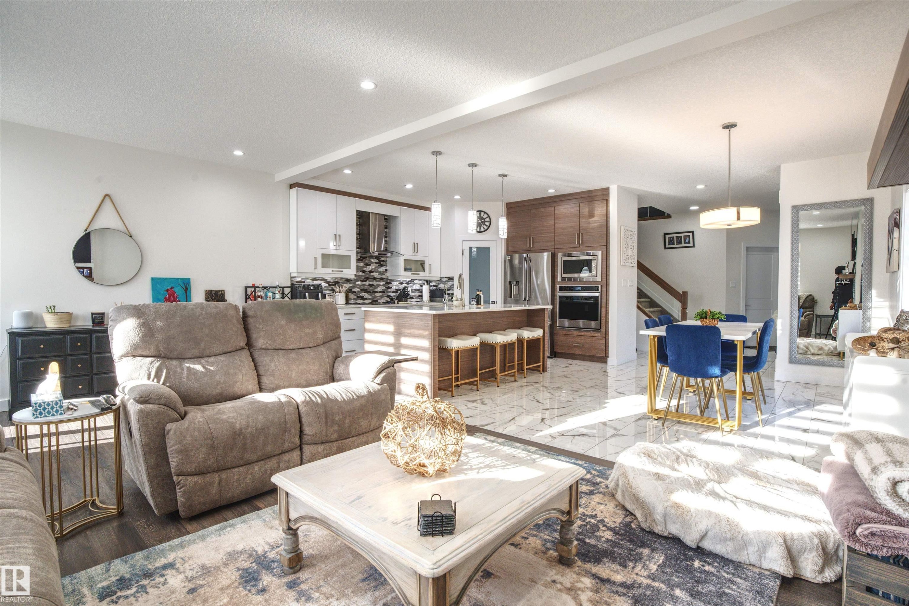 8904 217 Street, Edmonton, AB - Indoor Photo Showing Living Room