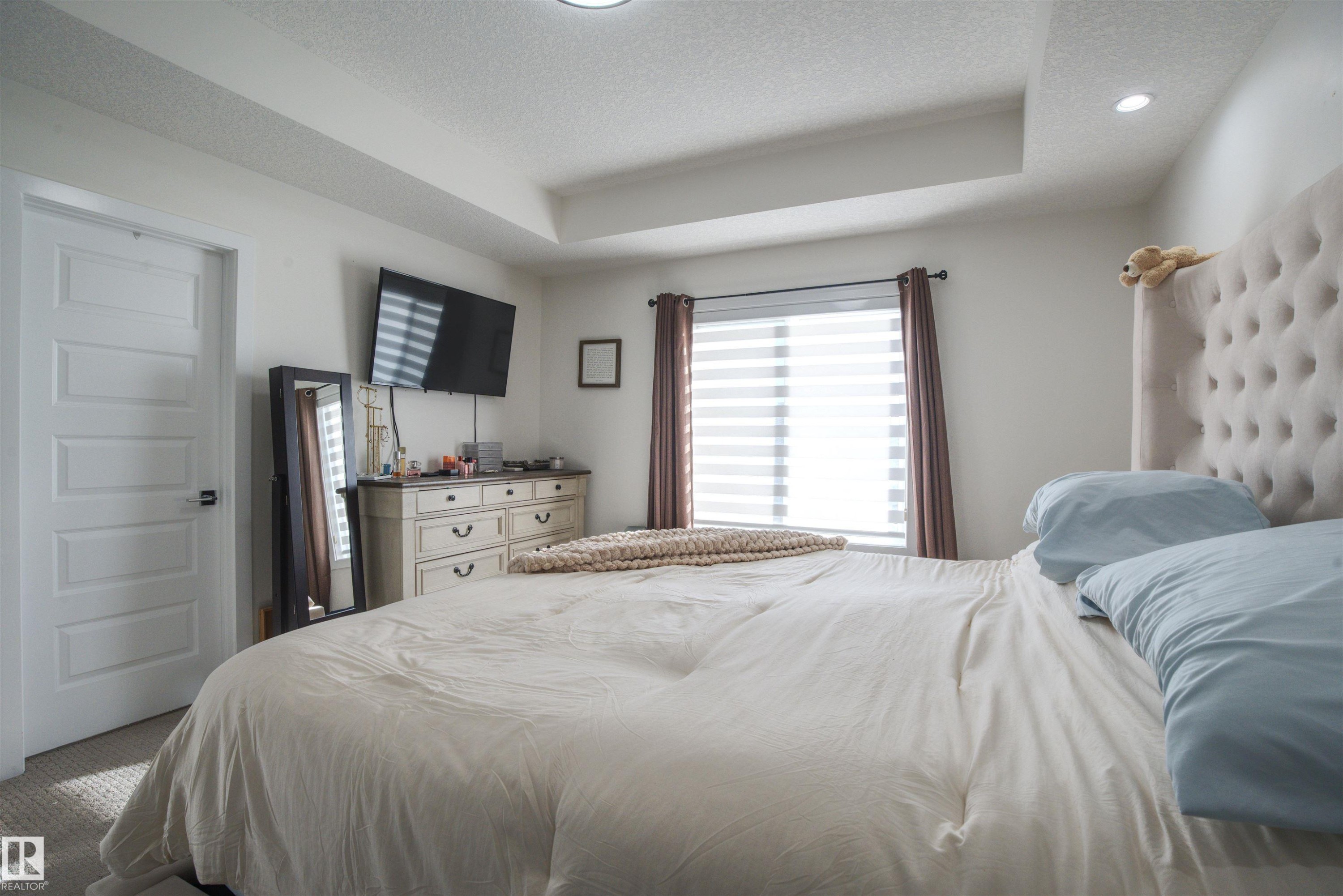 8904 217 Street, Edmonton, AB - Indoor Photo Showing Bedroom
