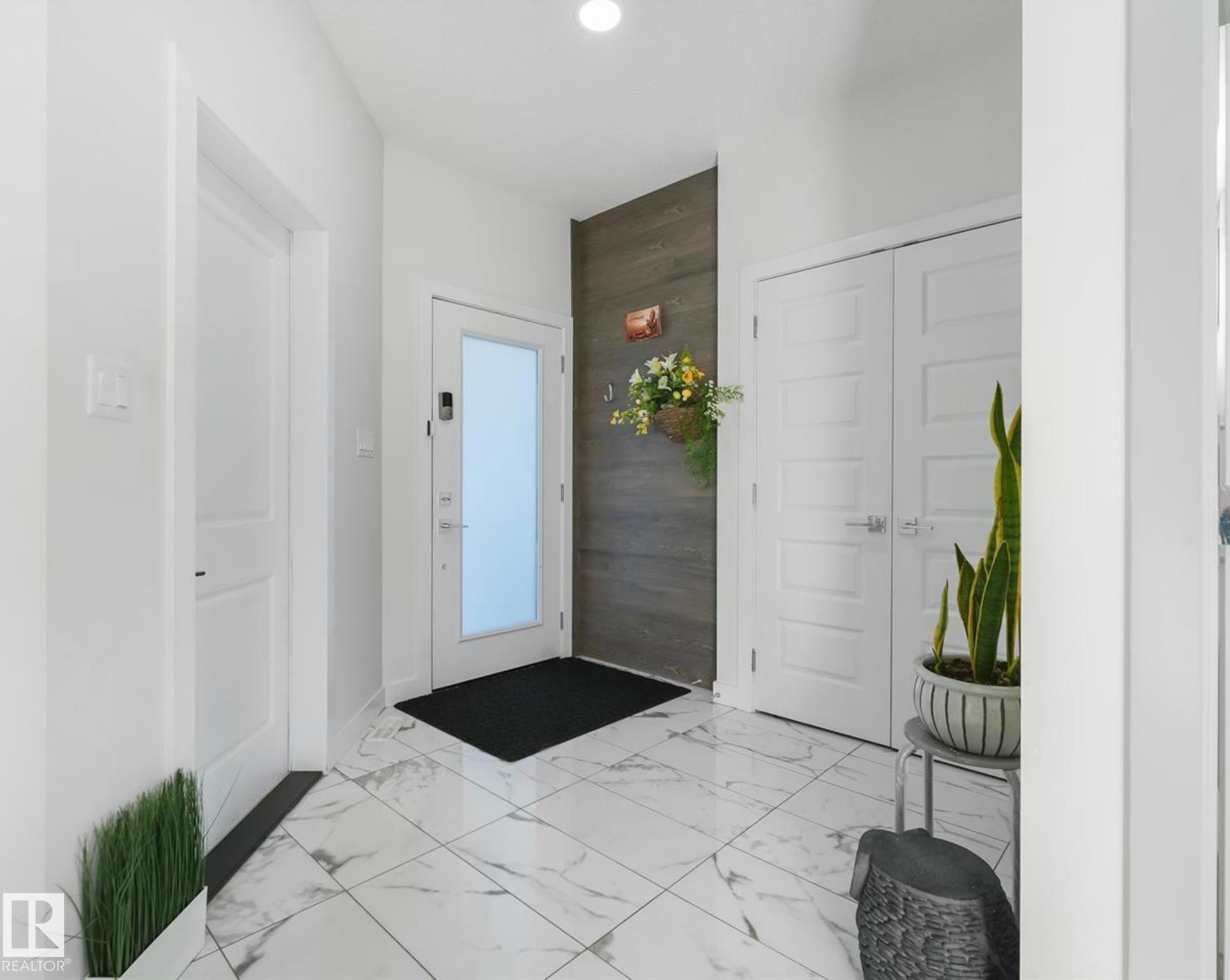 8904 217 Street, Edmonton, AB - Indoor Photo Showing Other Room