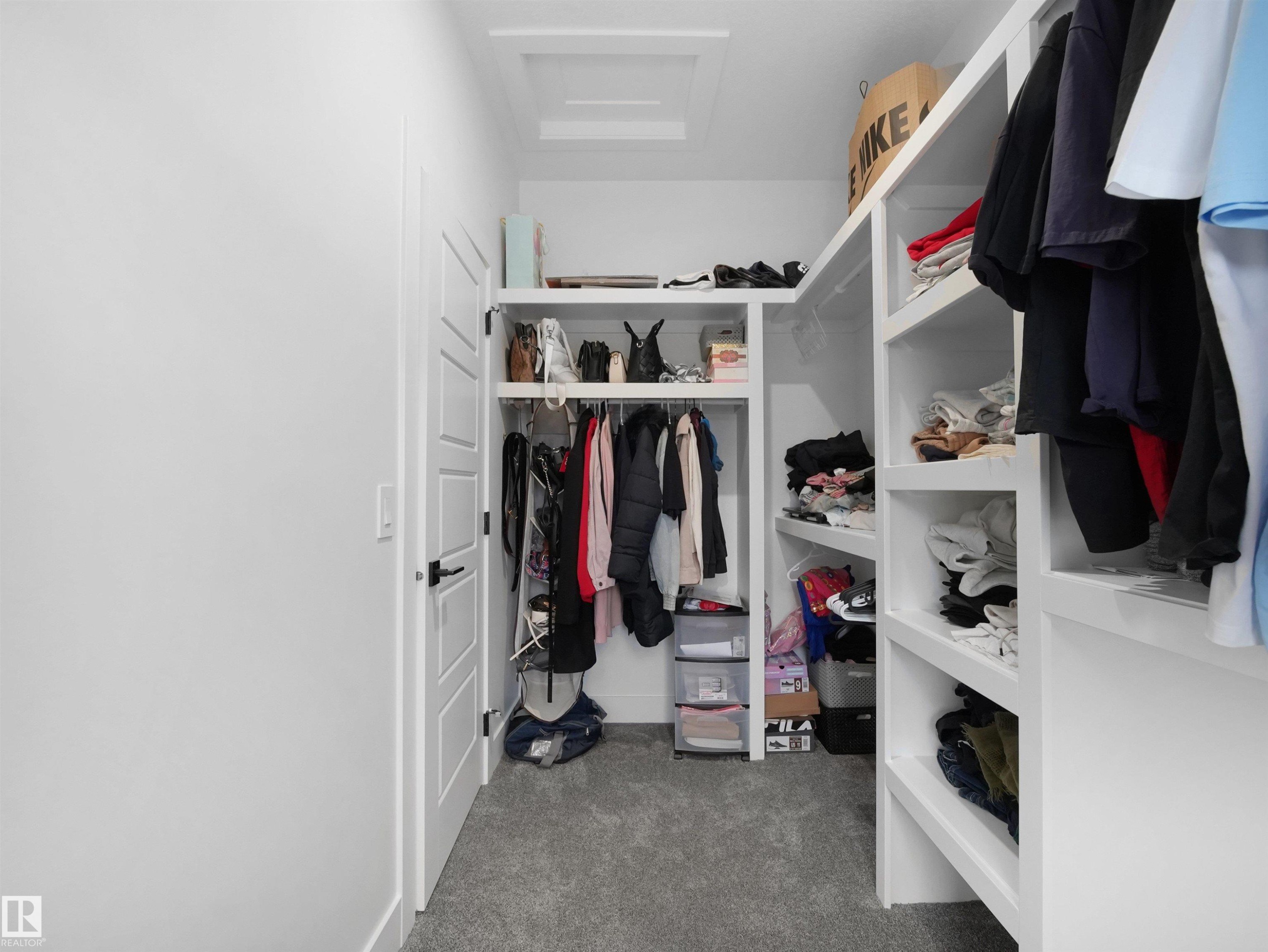 2928 1 Avenue, Edmonton, AB - Indoor Photo Showing Other Room