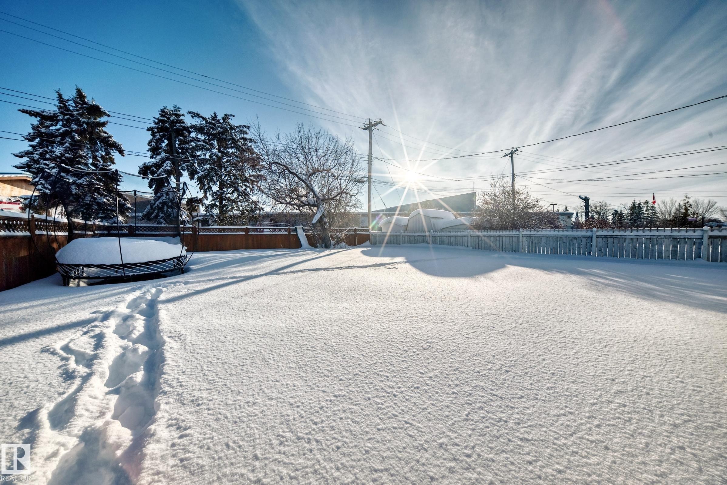 View of fenced yard - 10115 104, Westlock, AB - Outdoor