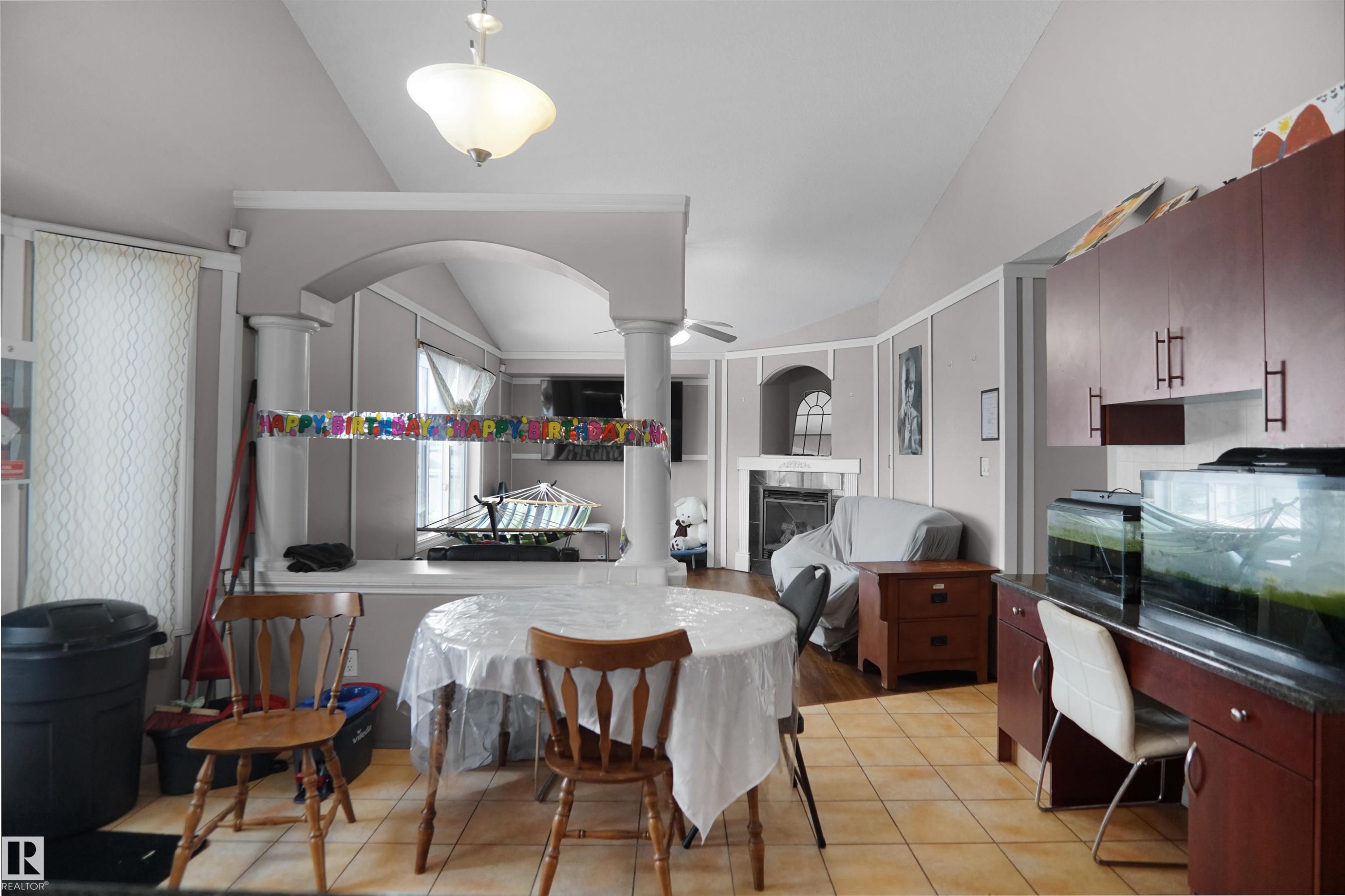 4816 155 Ave Nw, Edmonton, AB - Indoor