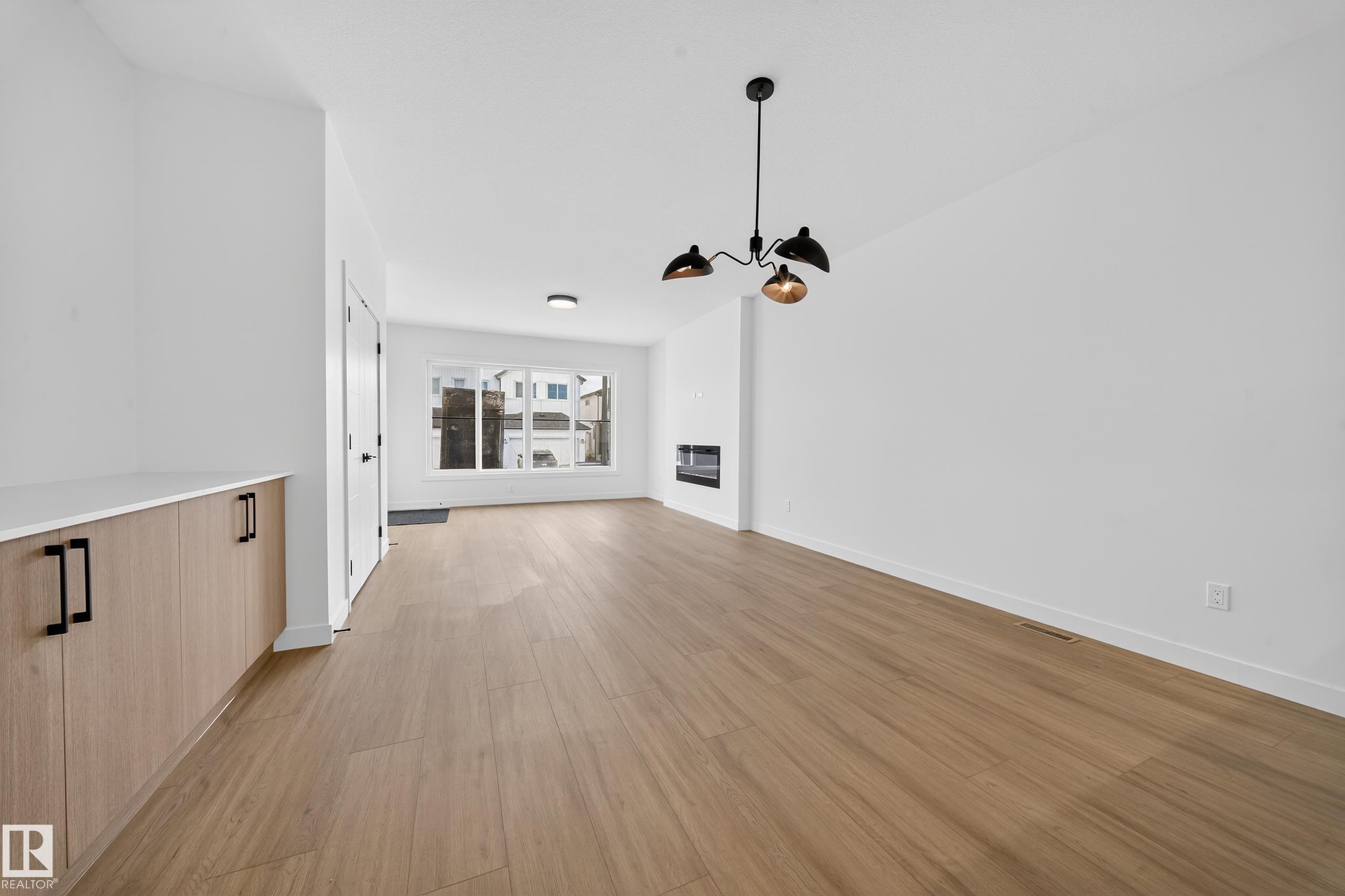 3736 Erlanger Drive, Edmonton, AB - Indoor