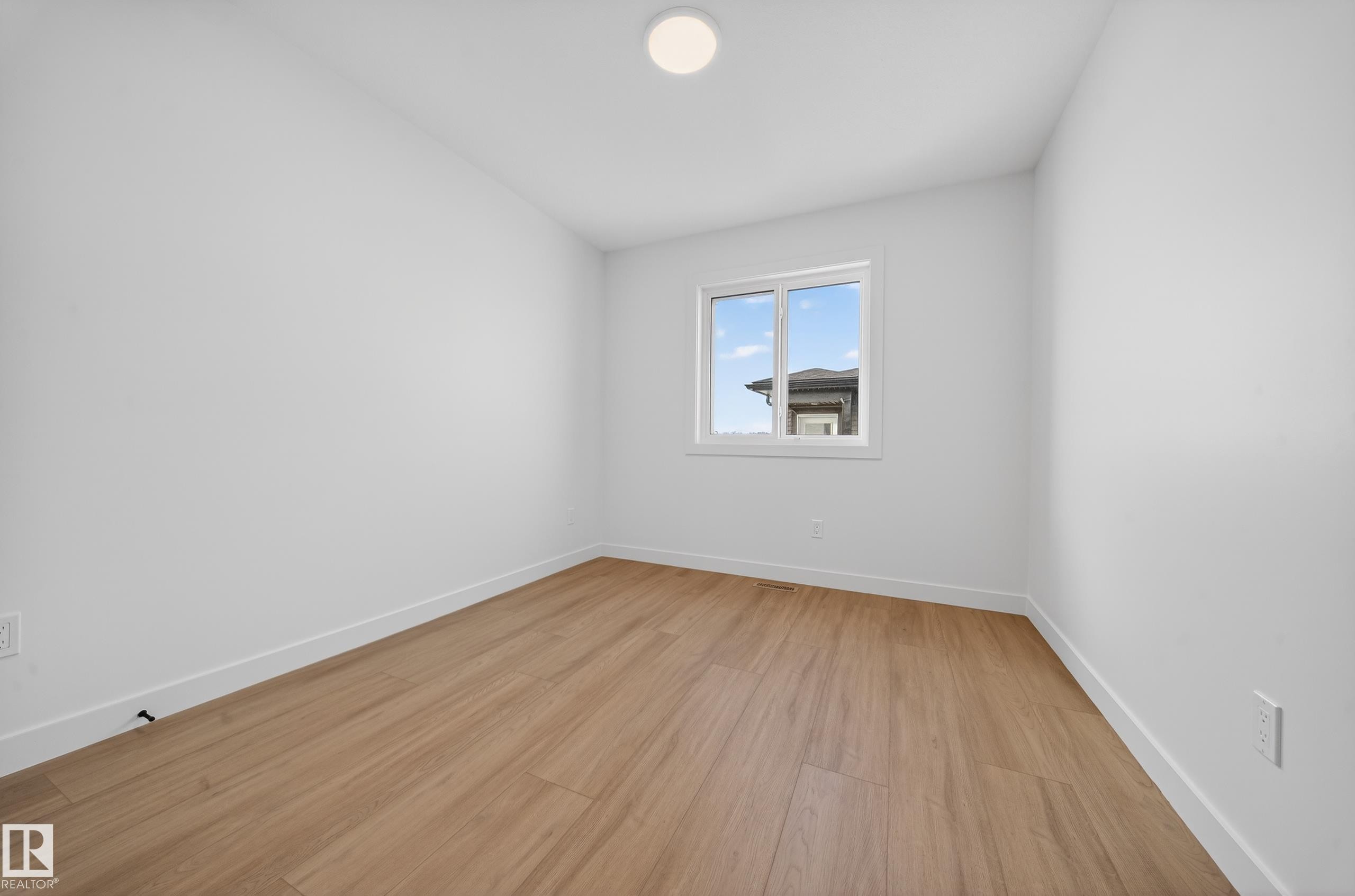 3736 Erlanger Drive, Edmonton, AB - Indoor Photo Showing Other Room