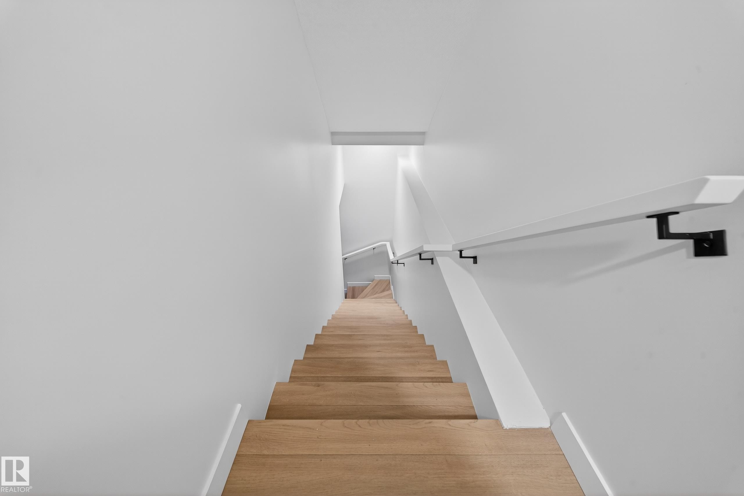 3736 Erlanger Drive, Edmonton, AB - Indoor Photo Showing Other Room