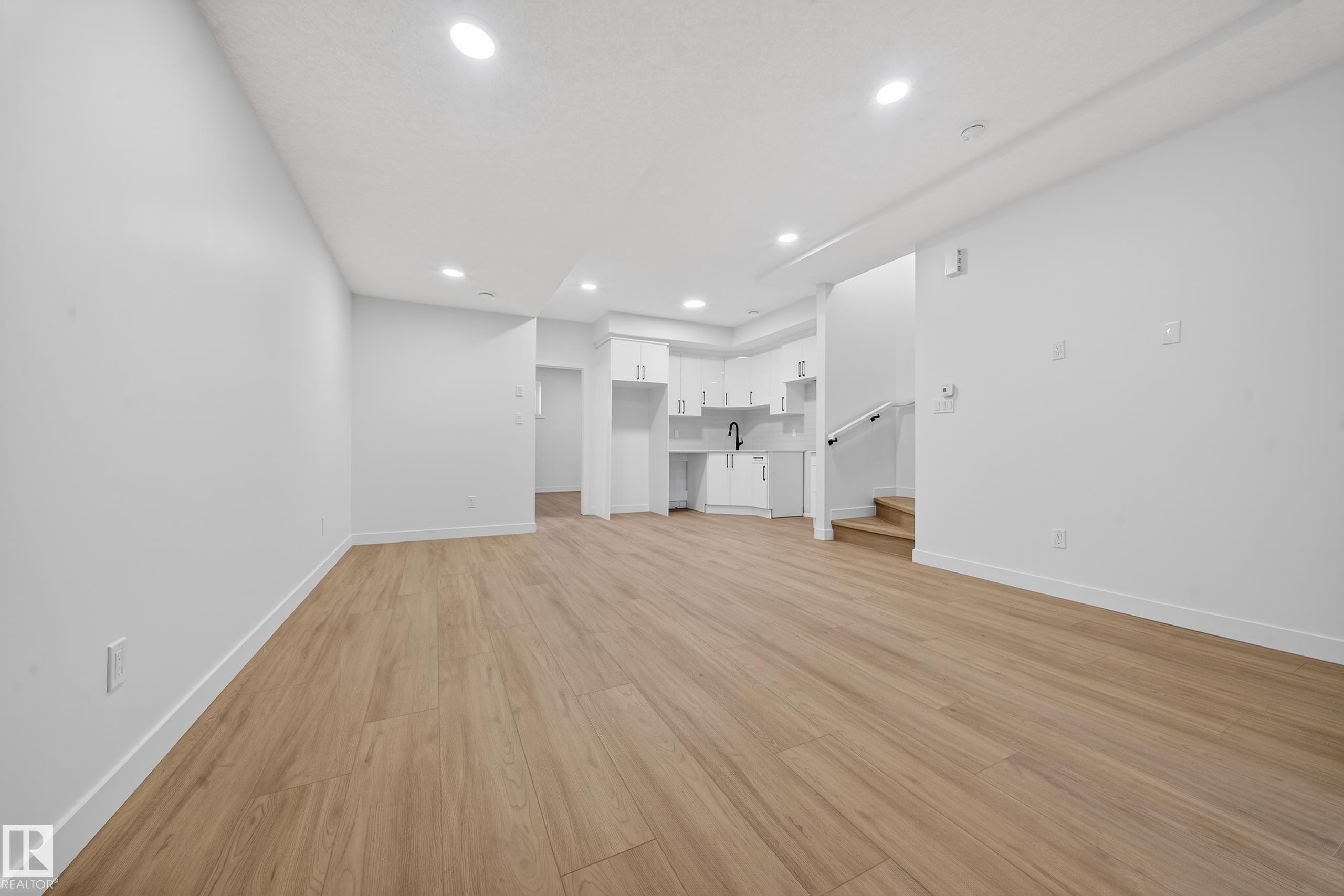 3736 Erlanger Drive, Edmonton, AB - Indoor Photo Showing Other Room