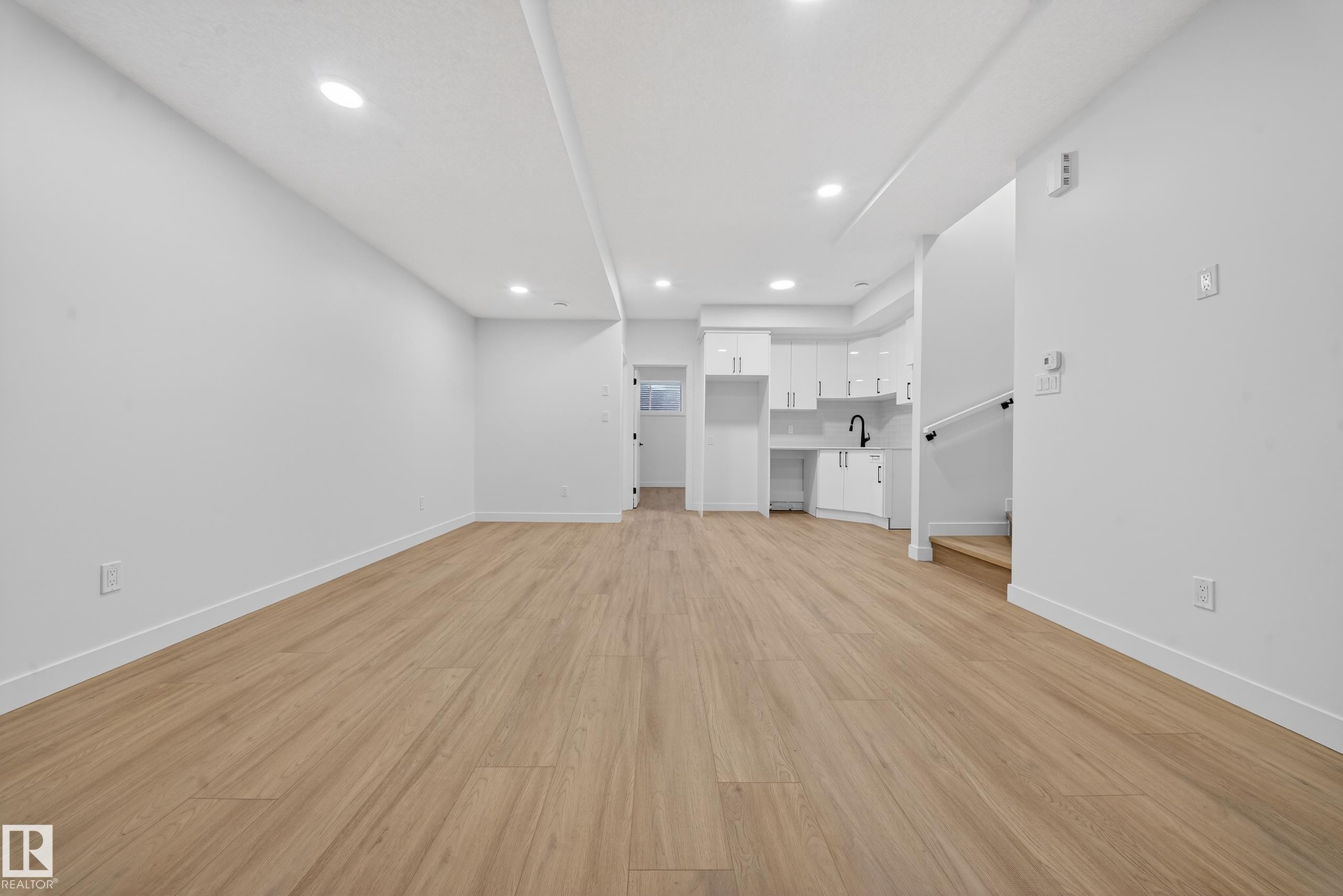 3736 Erlanger Drive, Edmonton, AB - Indoor Photo Showing Other Room