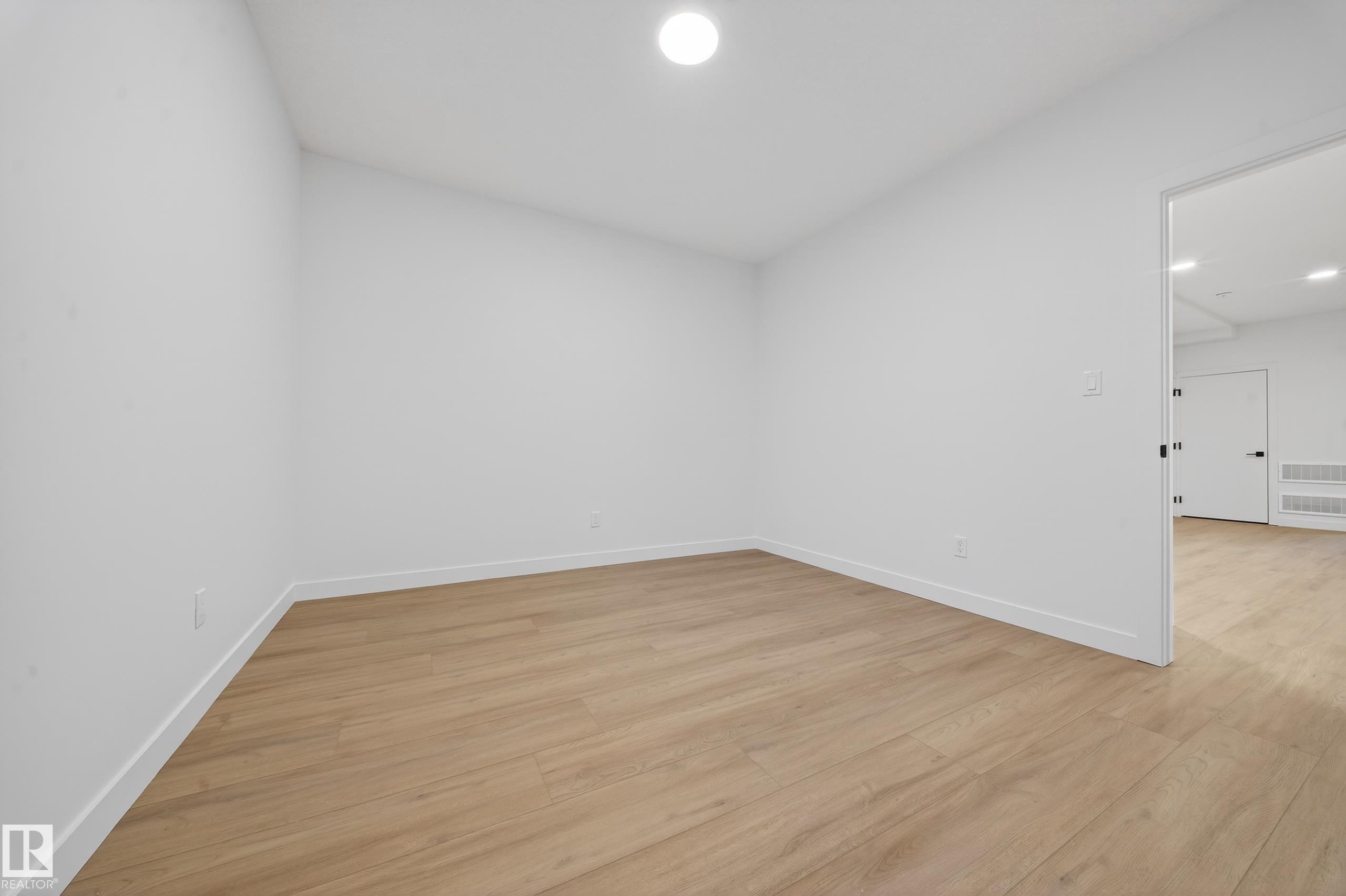 3736 Erlanger Drive, Edmonton, AB - Indoor Photo Showing Other Room