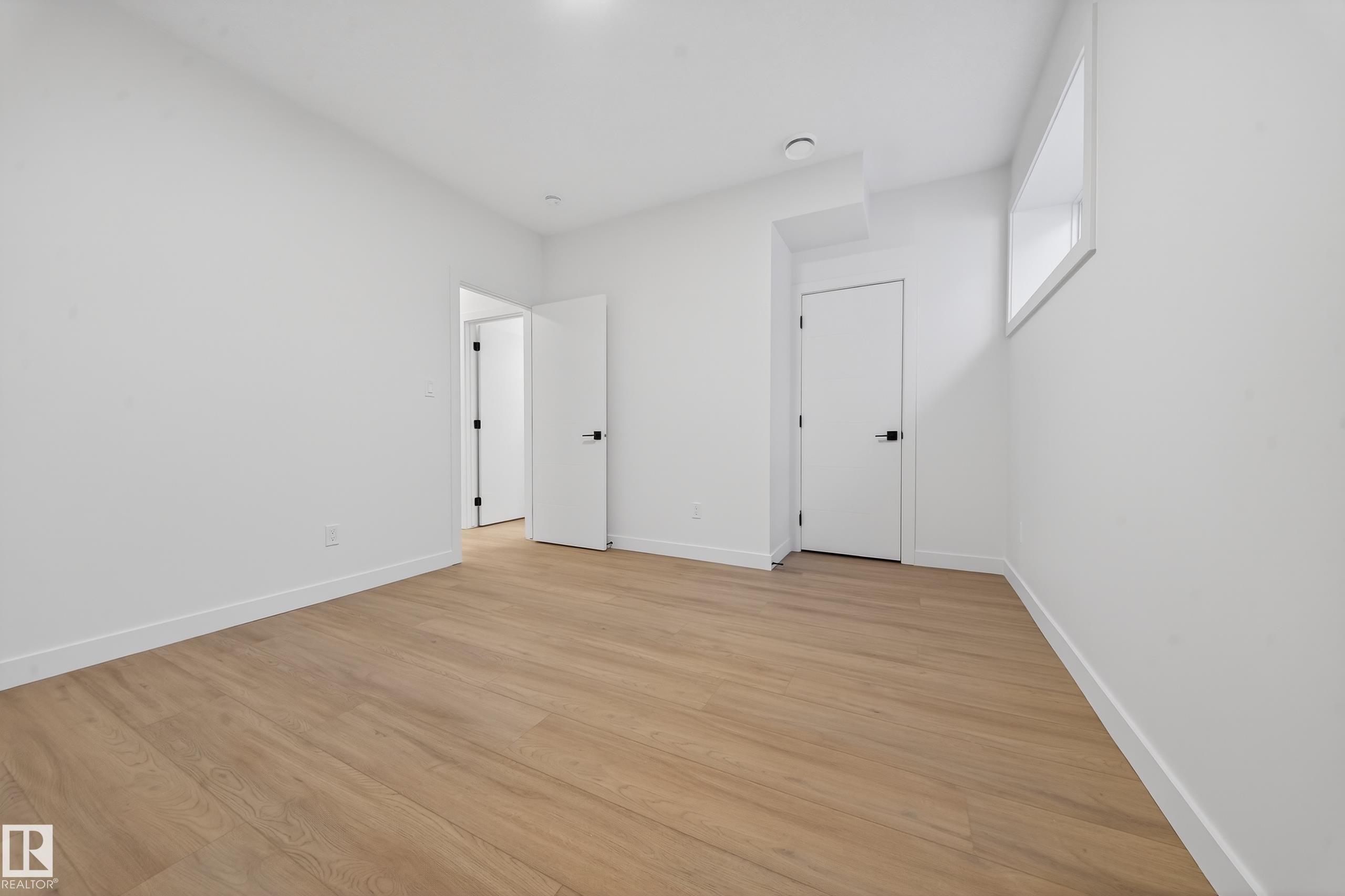 3736 Erlanger Drive, Edmonton, AB - Indoor Photo Showing Other Room