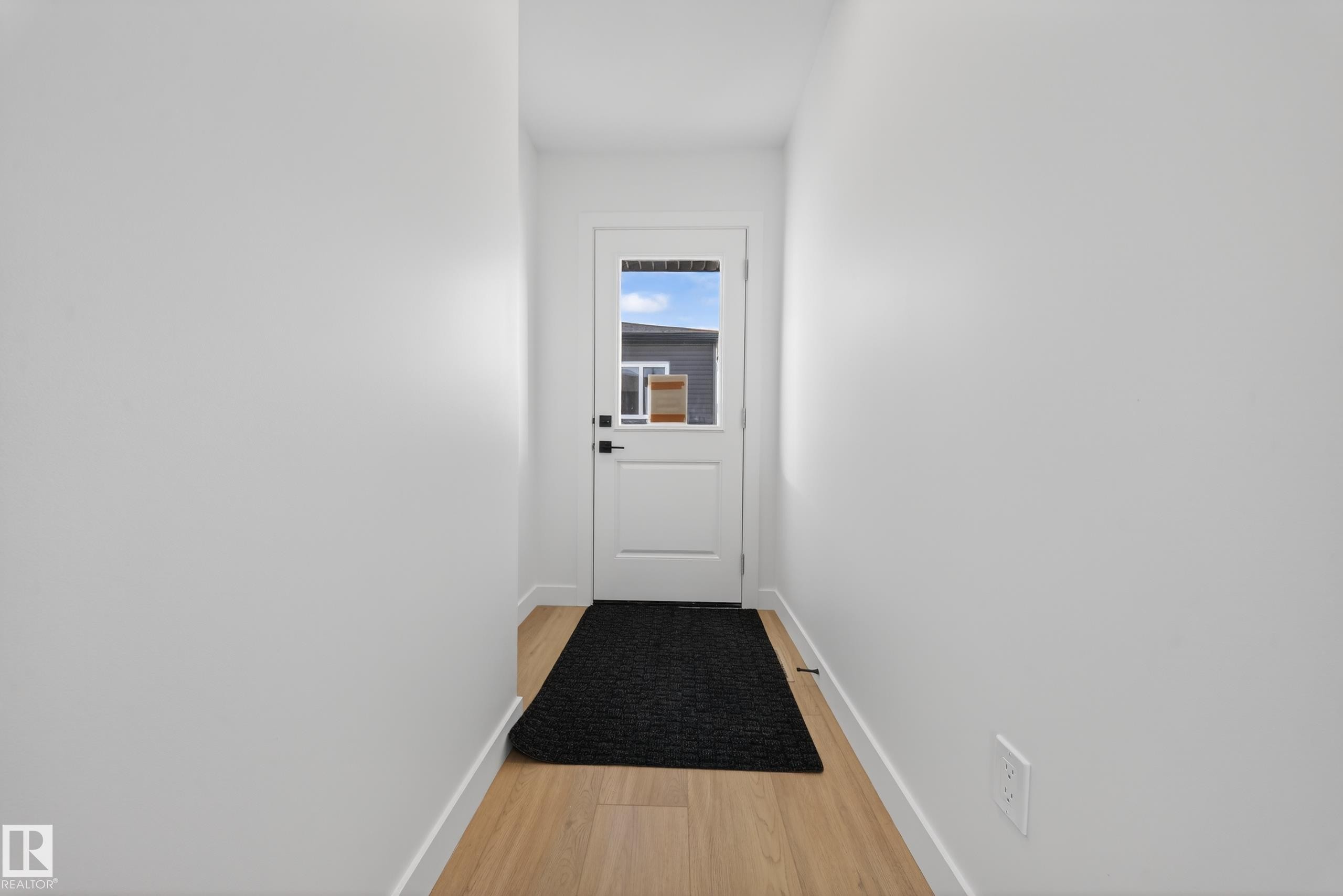 3736 Erlanger Drive, Edmonton, AB - Indoor Photo Showing Other Room