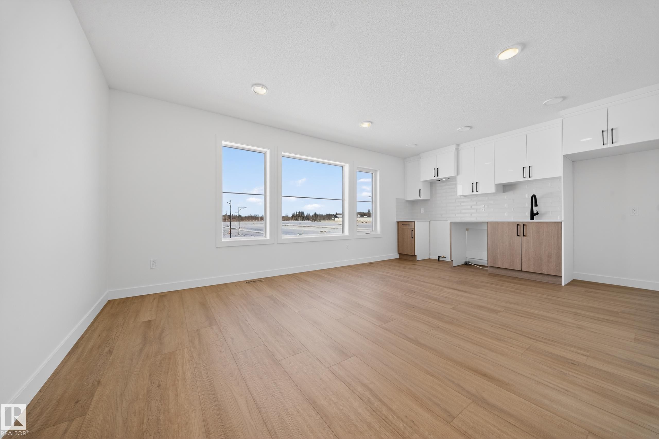 3736 Erlanger Drive, Edmonton, AB - Indoor Photo Showing Other Room